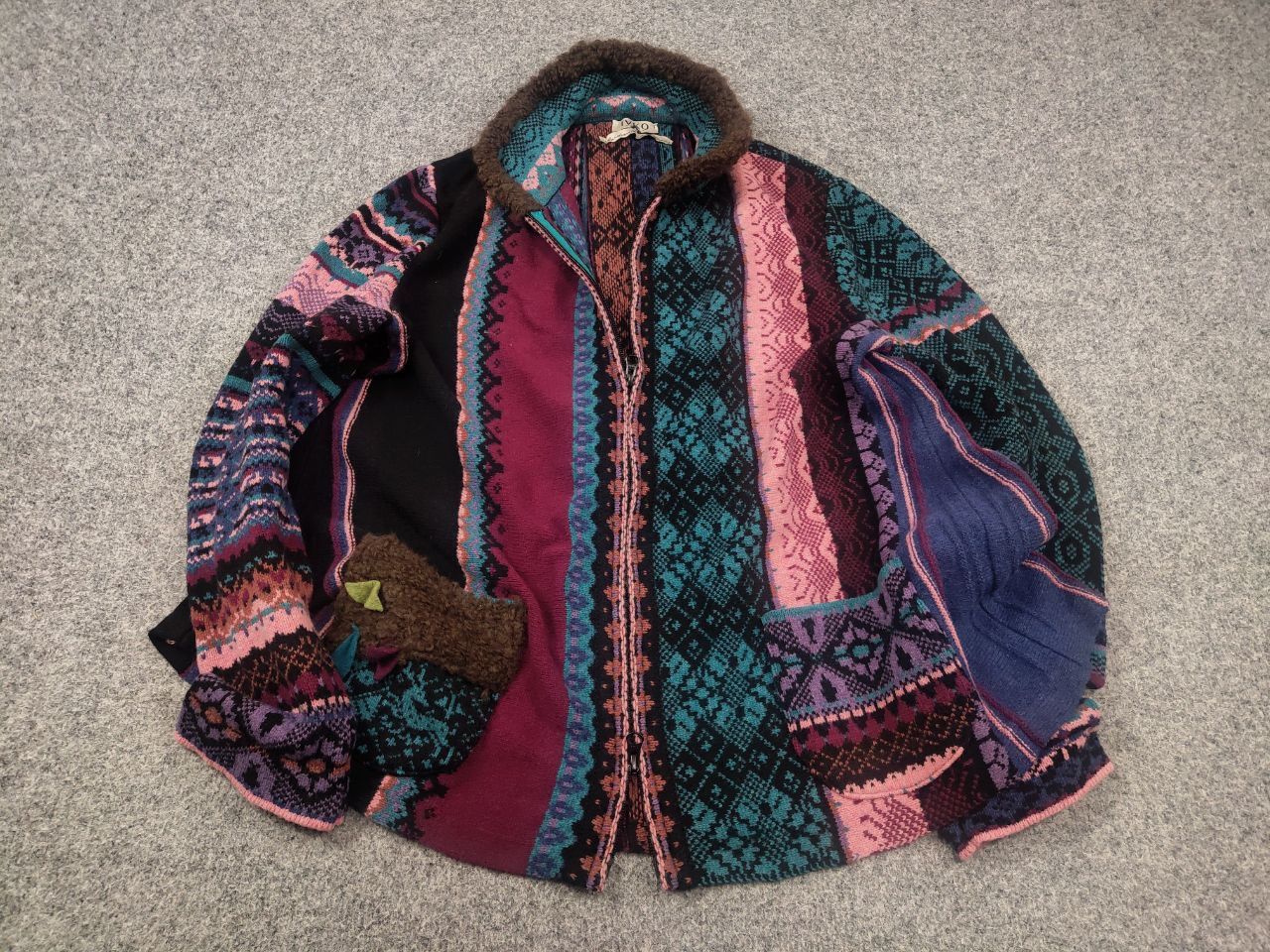 Dale Of Norway Ivko Design Knit handwritten Jacquard Zip Jacket Pleated Size XL / US 12-14 / IT 48-50 - 2 Thumbnail