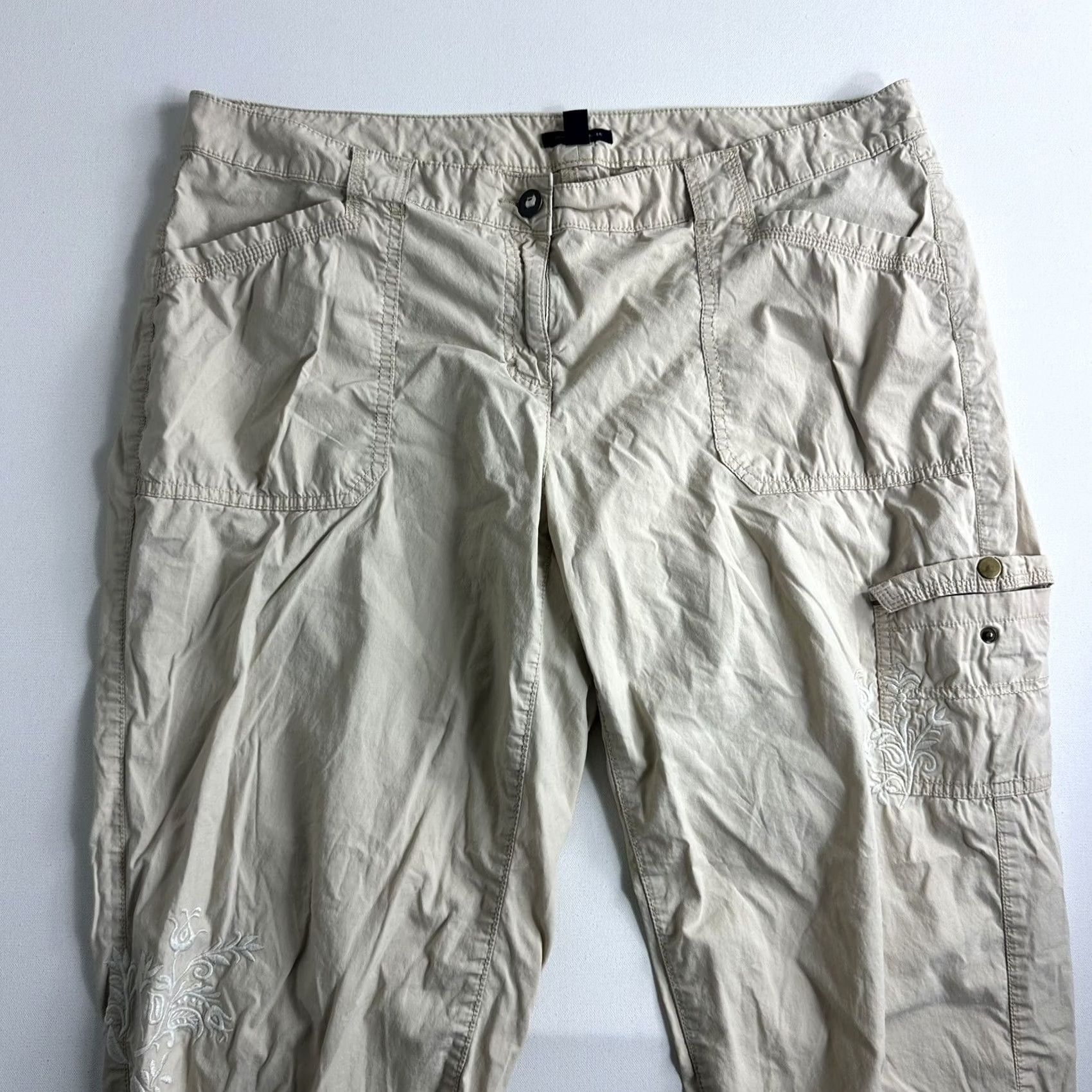 Tommy Hilfiger TOMMY HILFIGER Cargo Pants Women Size 18 Straight Beige Cargo Pants Women Size 18 Men? Size 40" / US 18 - 3 Thumbnail