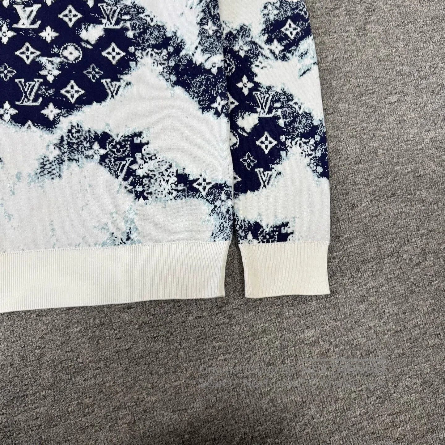 Louis Vuitton Louis Vuitton Full-print old-style design; tie-dyed hooded Size US M / EU 48-50 / 2 - 4 Thumbnail