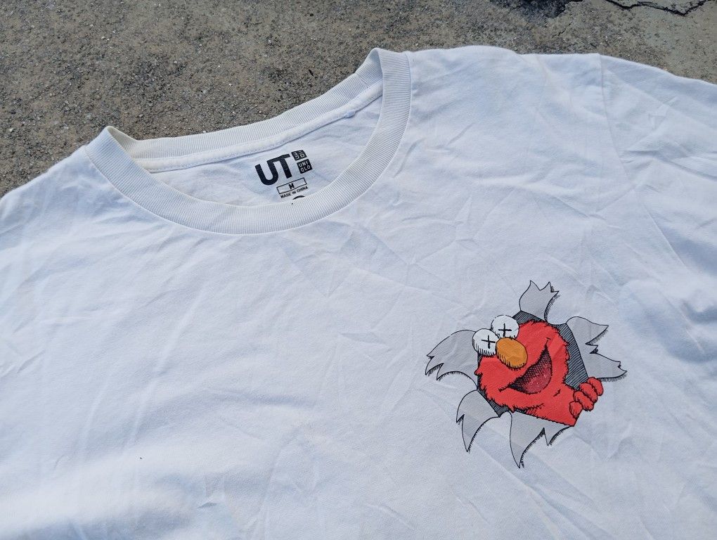 Kaws Kaws x Sesame Street Elmo tshirt Size US M / EU 48-50 / 2 - 2 Thumbnail