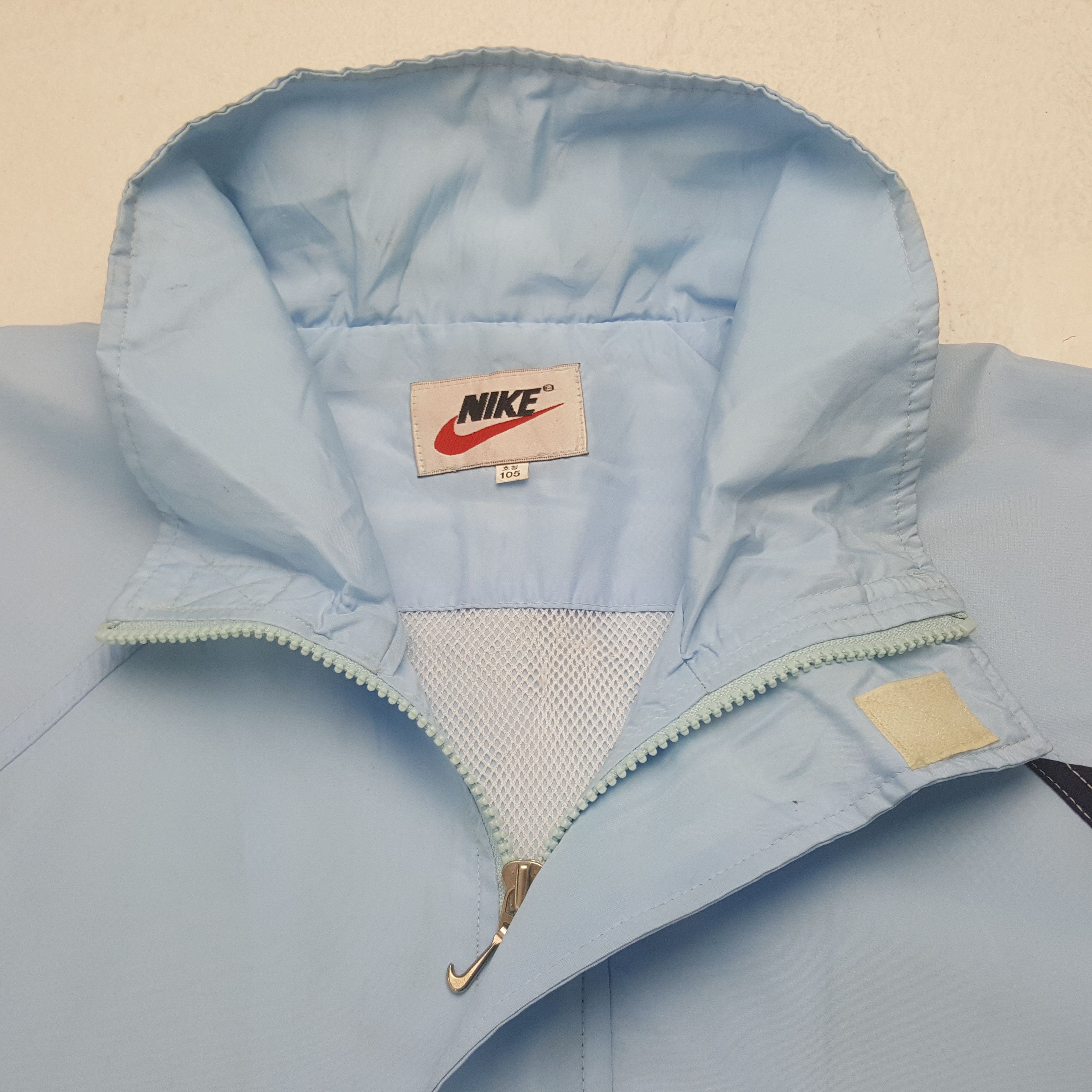 Nike Vintage Nike Swoosh Windbreaker Jacket Size US XL / EU 56 / 4 - 5 Thumbnail