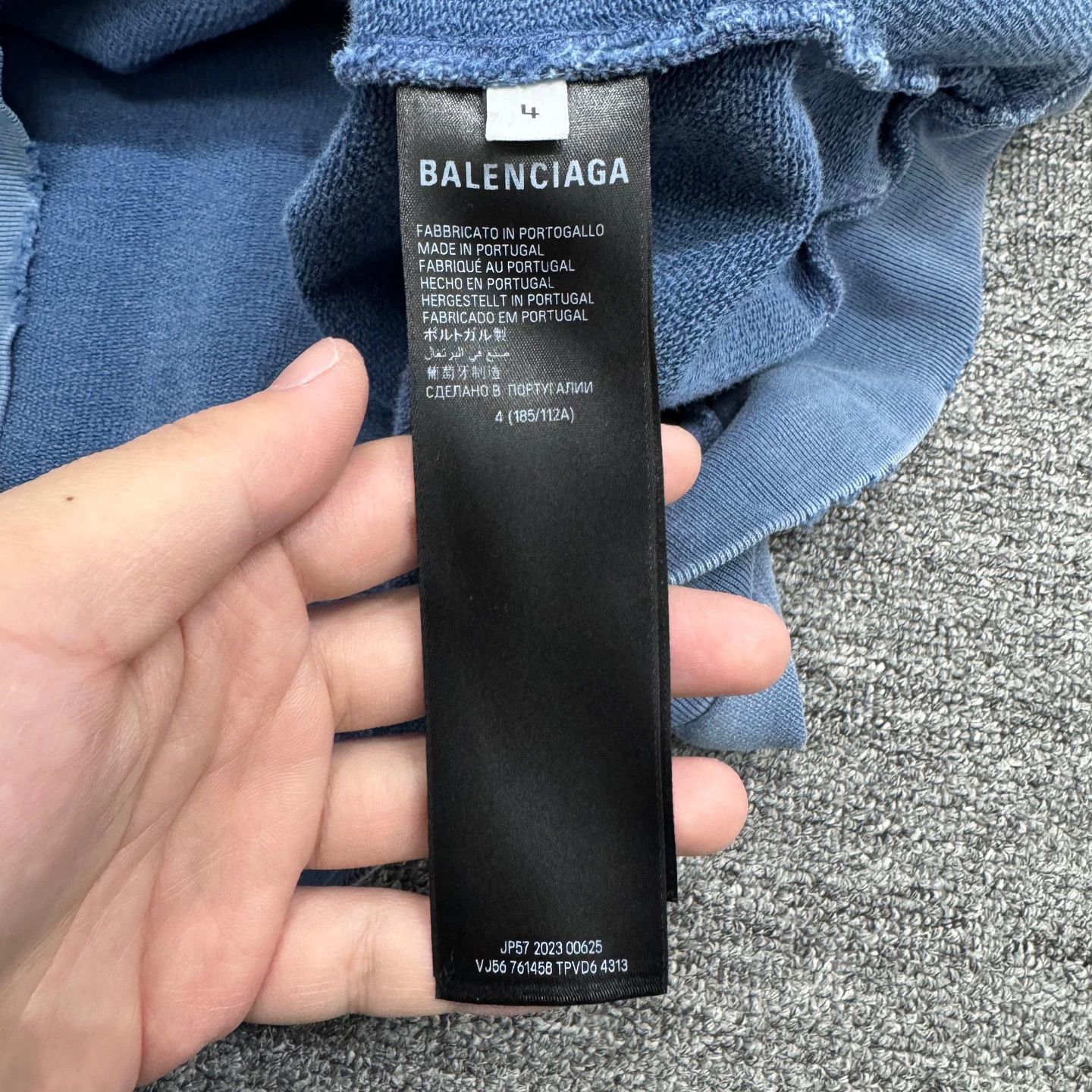 Balenciaga Balenciaga washed distressed gradient hoodie 4 Size US XL / EU 56 / 4 - 3 Thumbnail