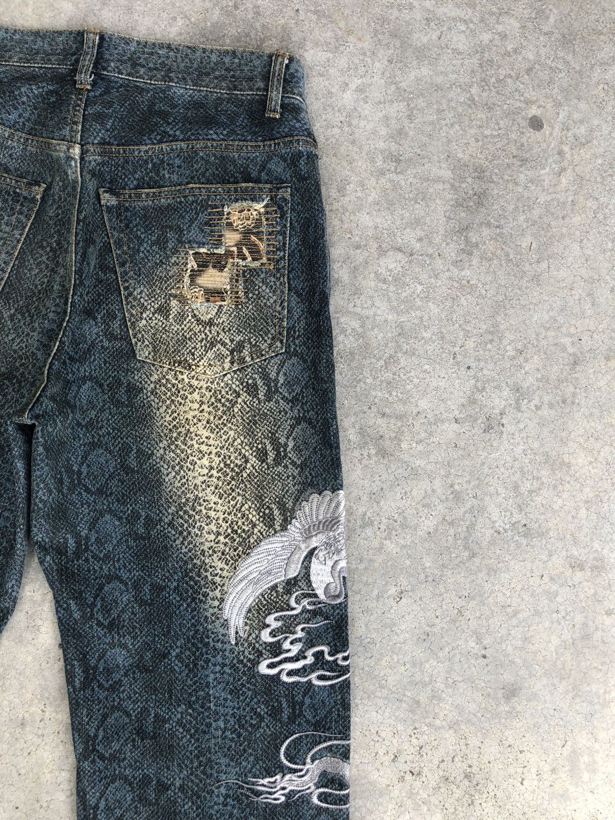 Karakuri Tamashii Karakuri Tamashii Embroidered Snake Skin Size US 32 / EU 48 - 12 Thumbnail