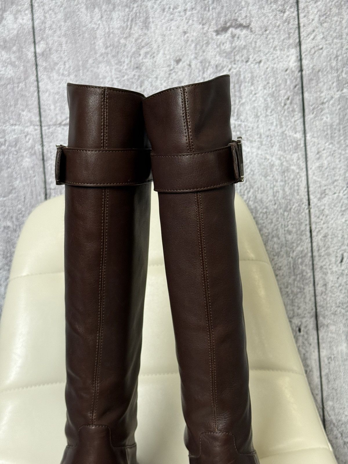 Louis Vuitton Louis Vuitton LV Logo Knee High Boots Leather Block Heel Size US 7 / IT 37 - 17 Thumbnail