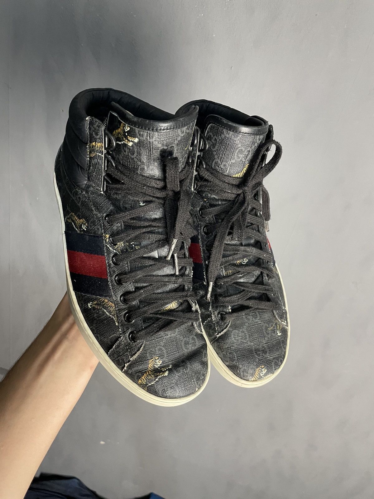 Gucci Gucci Ace Web GG Supreme Monogram Tiger Canvas Gray High top Size US 6 / EU 39 - 3 Thumbnail