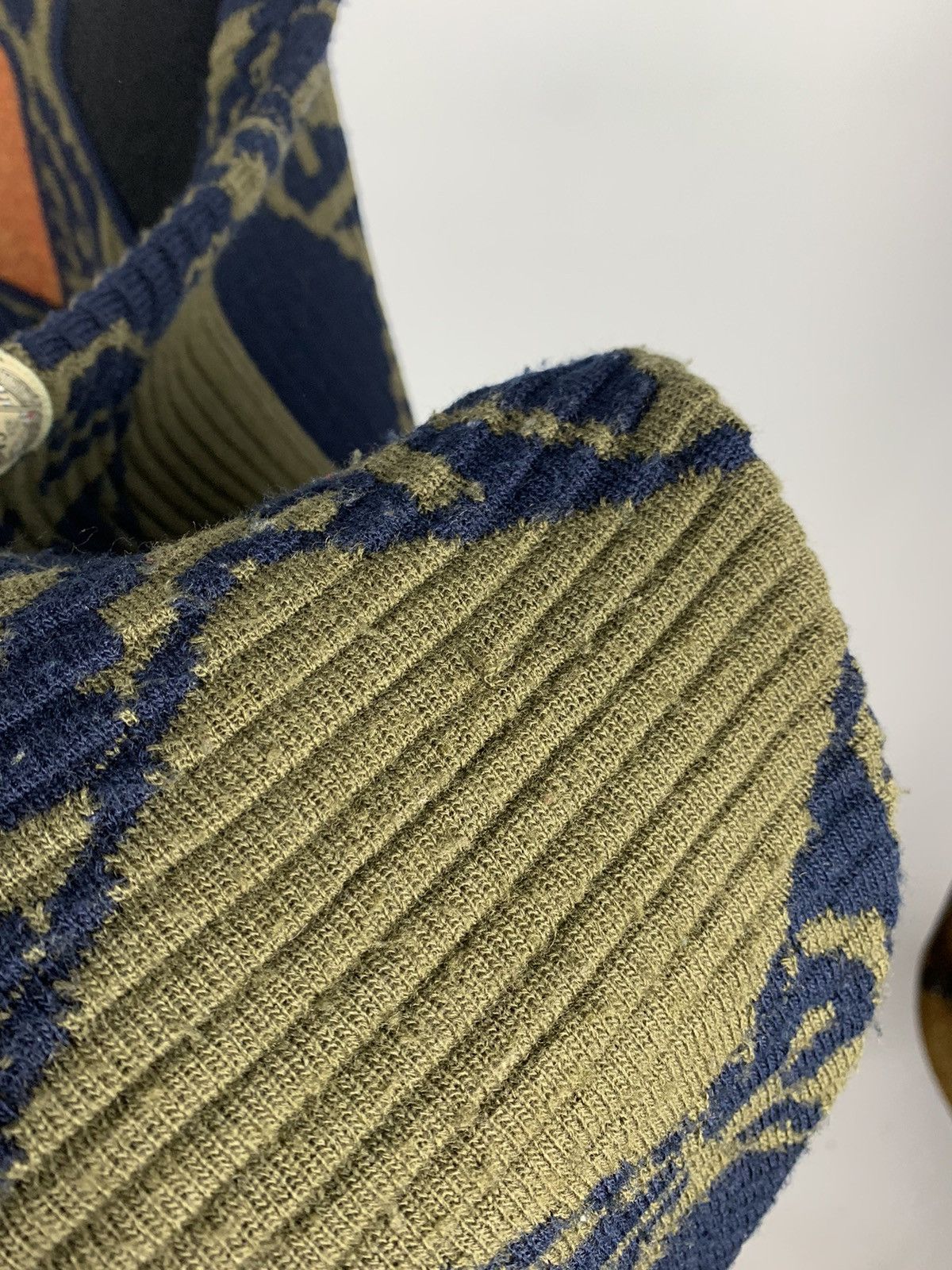 Carlo Colucci Vintage Carlo Colucci 3D Knit Wool Sweater Geometric Size 52 Size US L / EU 52-54 / 3 - 18 Thumbnail
