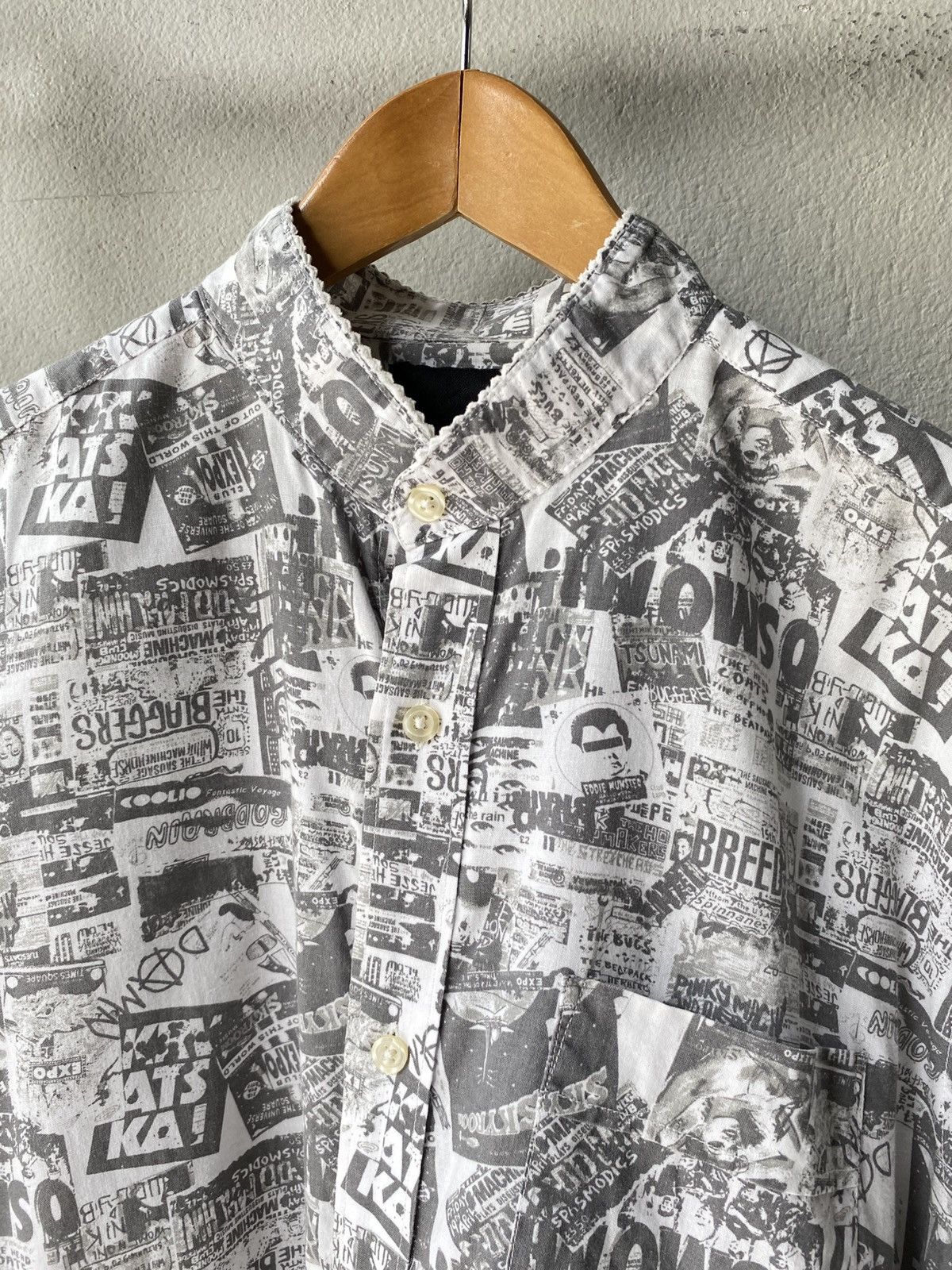 Japanese Brand Splendid satisfaction Gray Newspaper Print Button-Up Shirt Size US M / EU 48-50 / 2 - 17 Thumbnail