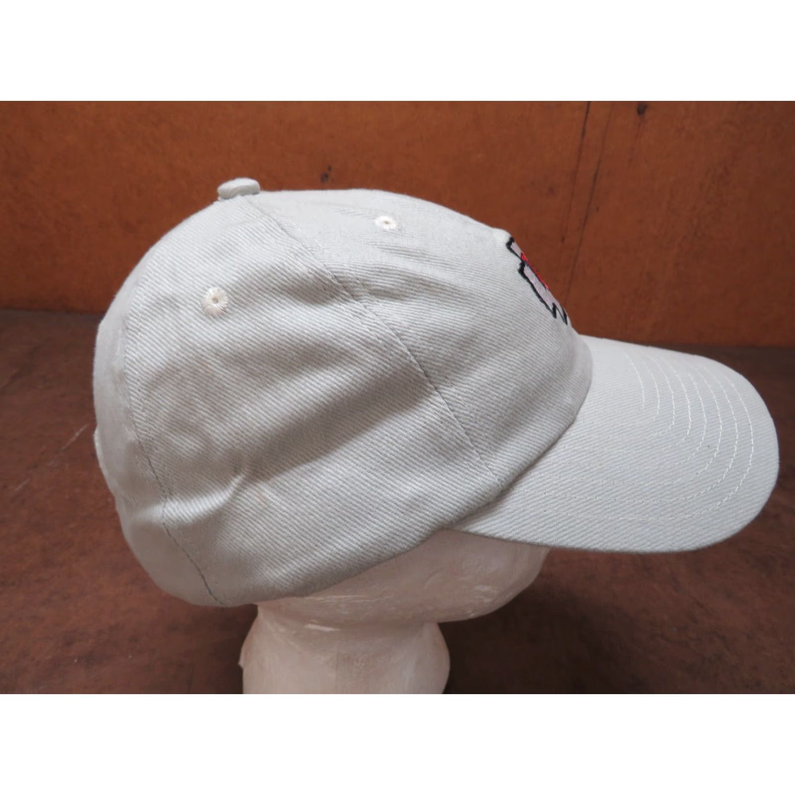 NFL VINTAGE Kansas City Chiefs Arrow Logo Embroidered NFL Baseball Cap Beige One Size Mens Unworn Adjustable Hat Size ONE SIZE - 4 Thumbnail