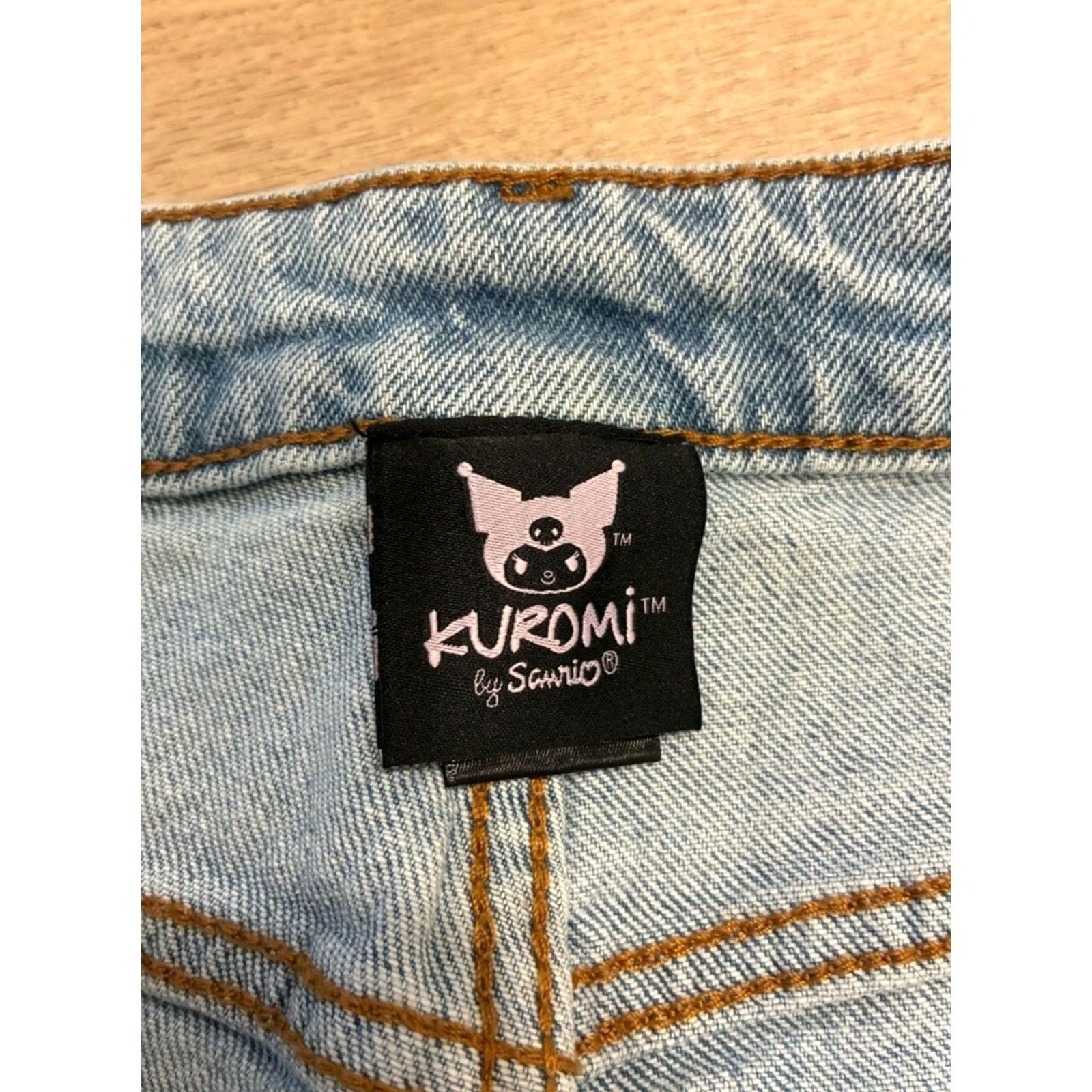 Vintage NWT Hello Kitty x Hot Topic Sanrio Mom Jeans Butterfly Garden 19/2X Women Jeans NWT Sanrio Butterfly Garden 19/2X Women Jeans Size 40" / US 18 - 6 Thumbnail