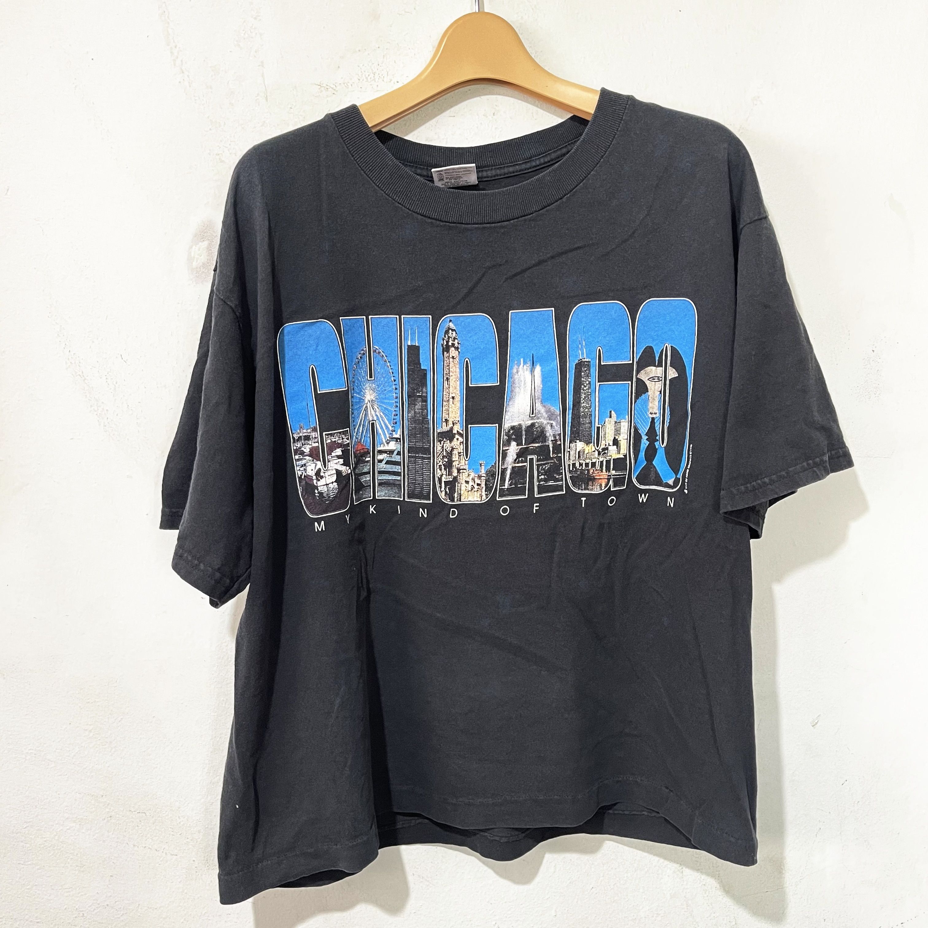 Vintage Vintage 90s Chicago Skyline Crop Tops Size L / US 10 / IT 46 - 1 Thumbnail