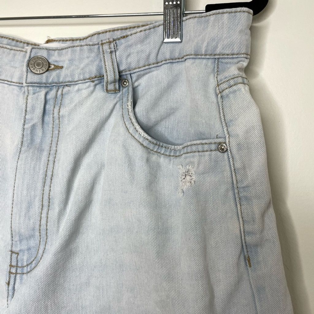 Other Refuge Denim Mom Distressed Light Wash Jean Shorts 11 Size 32" / US 10 / IT 46 - 3 Thumbnail