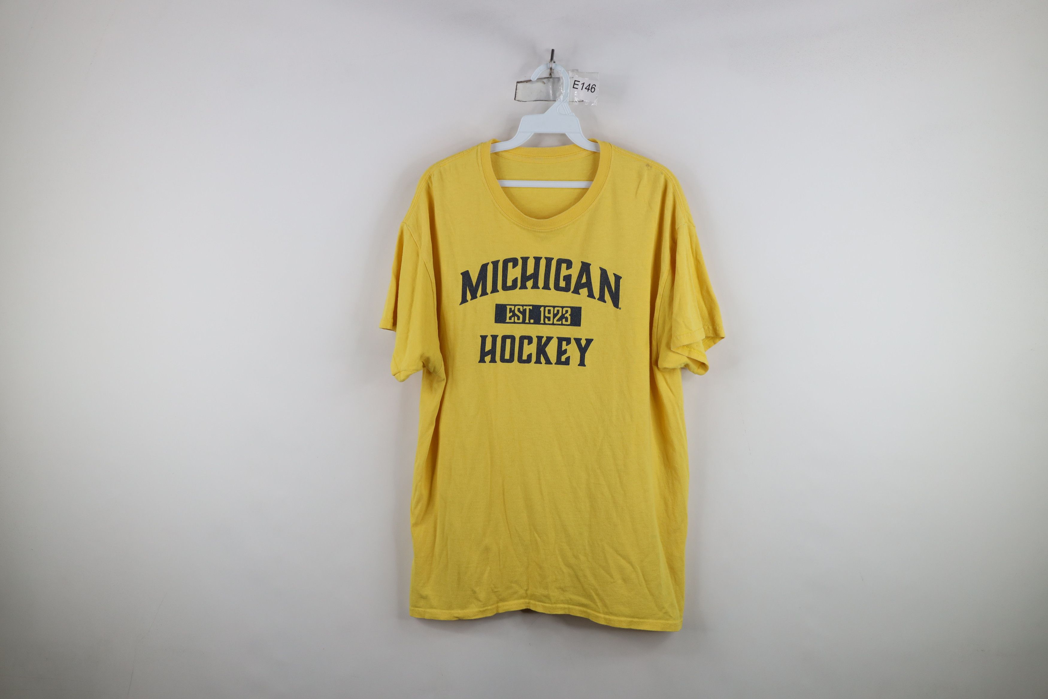 Vintage Vintage University of Michigan Hockey Short Sleeve T-Shirt Size US L / EU 52-54 / 3 - 1 Thumbnail