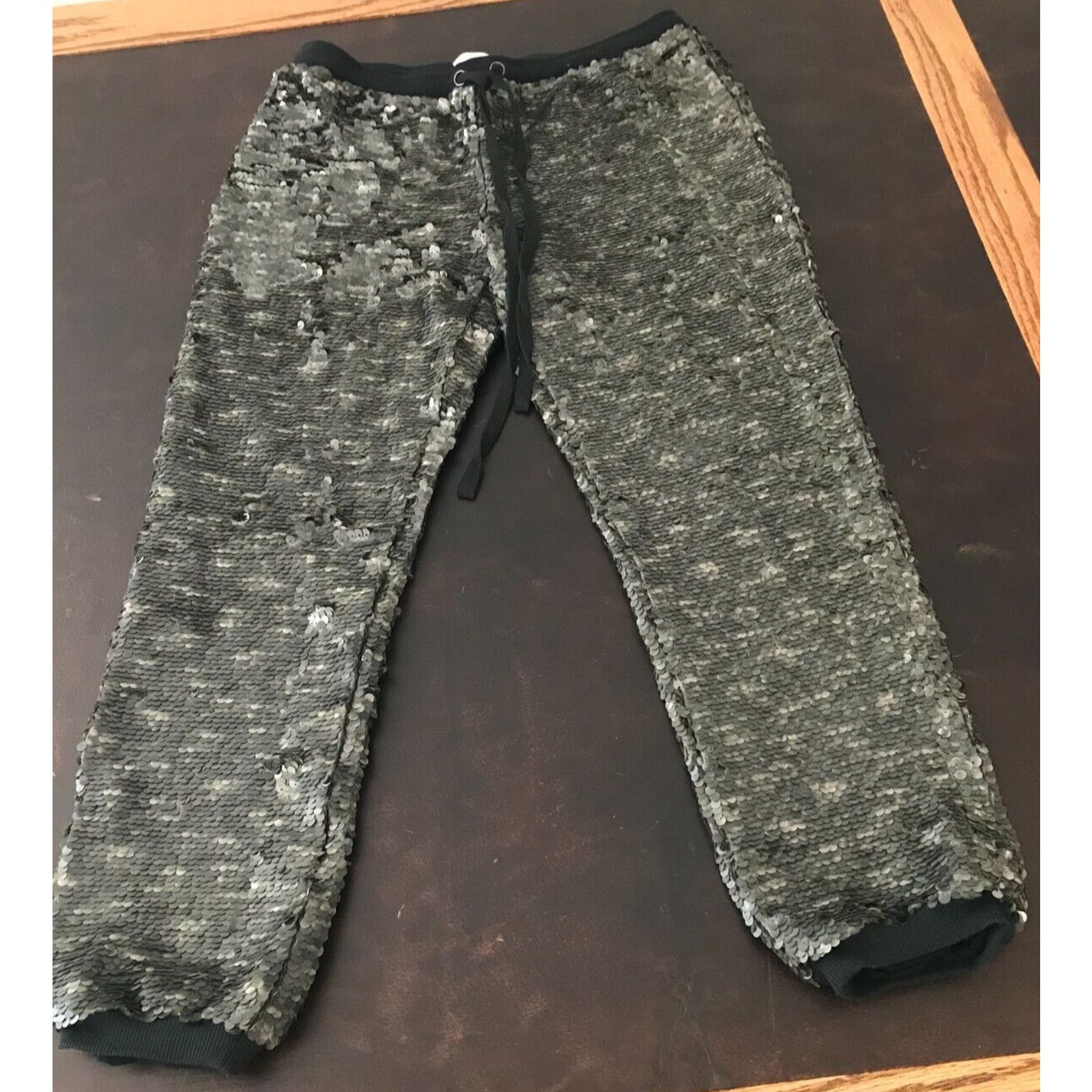 Free People Free People Scintillating Sequin Gunmetal Gray Jogger Pants Size 27" / US 4 / IT 40 - 1 Thumbnail