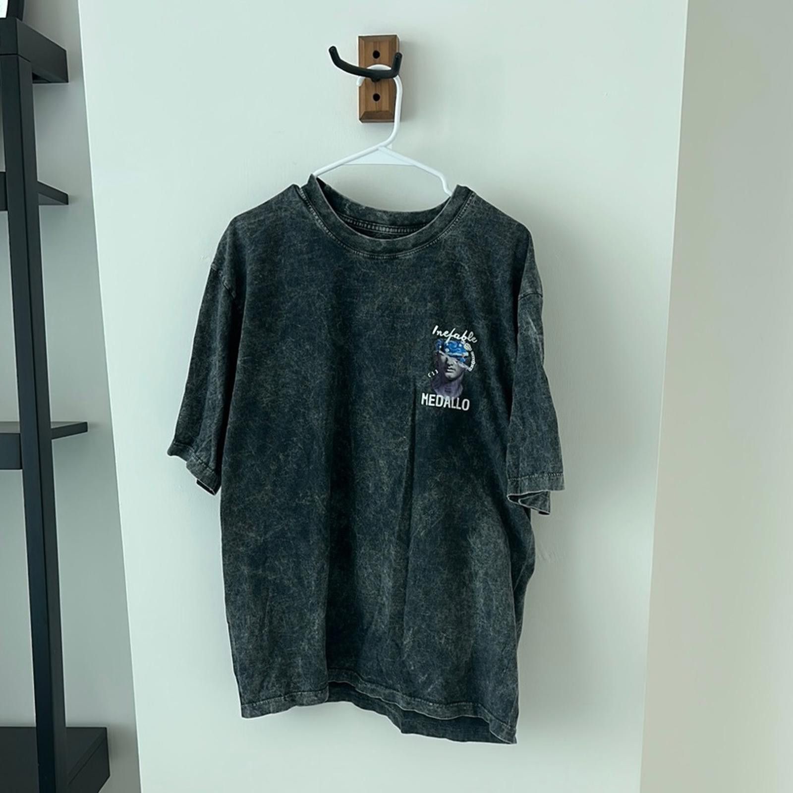 Designer Black Short Sleeve Vintage Tee Size US L / EU 52-54 / 3 - 1 Thumbnail