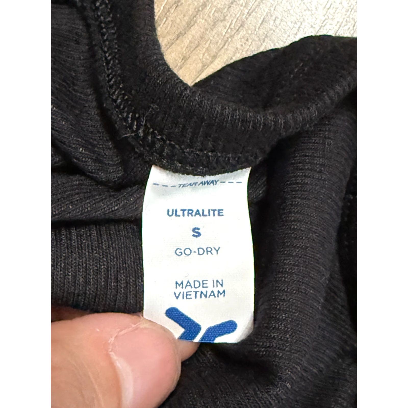 Old Navy Old Navy Tank Shirt Women Small Black Ultralite Go Dry One Shoulder Casual Basic Modern Size S / US 4 / IT 40 - 7 Thumbnail