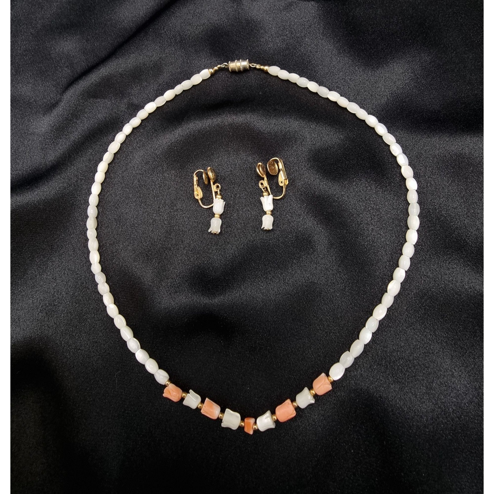 Vintage Vintage 1960s-70s Coral & Pearl Necklace And Clip-On Earring Size ONE SIZE - 2 Thumbnail