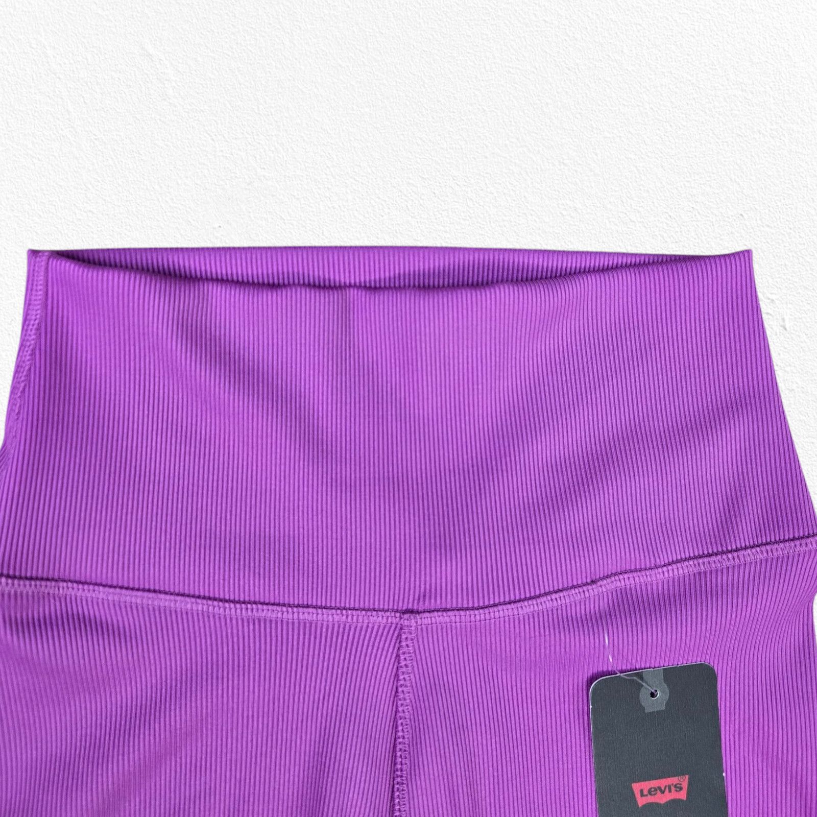 Levi's Levi’s Purple Ribbed High Rise Biker Shorts Size Medium Size 30" / US 8 / IT 44 - 4 Thumbnail