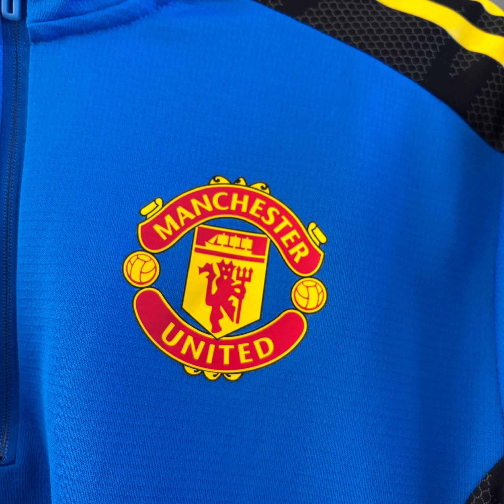 Adidas Adidas Manchester United 2021/22 Training Glow Blue Jersey S Size US S / EU 44-46 / 1 - 7 Thumbnail