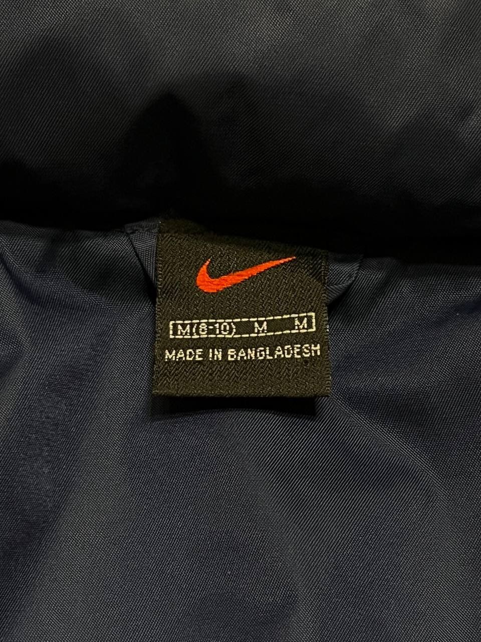 Nike Vintage Nike Windbreaker Track Jacket Big Logo Men Size US M / EU 48-50 / 2 - 15 Thumbnail