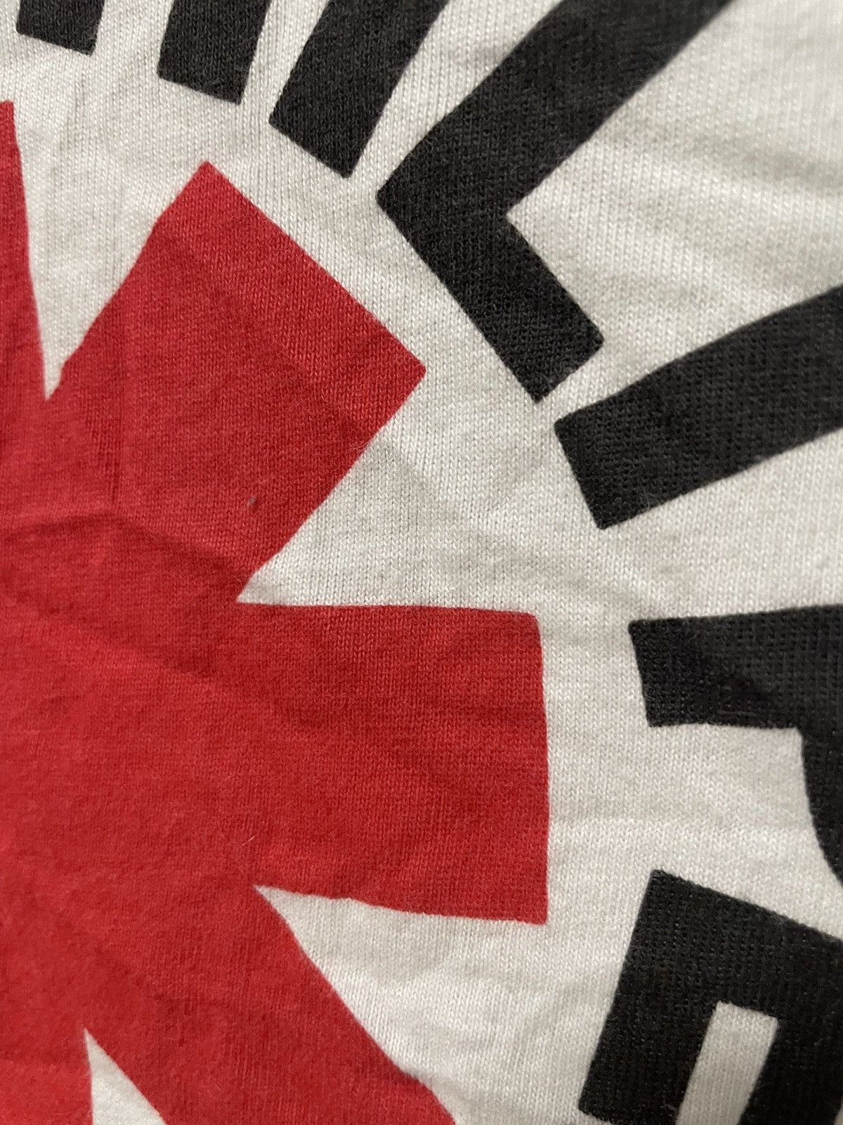 Band Tees Vintage Red Hot Chili Peppers Uniqlo Logo Tee White 2000s S Size US S / EU 44-46 / 1 - 6 Thumbnail