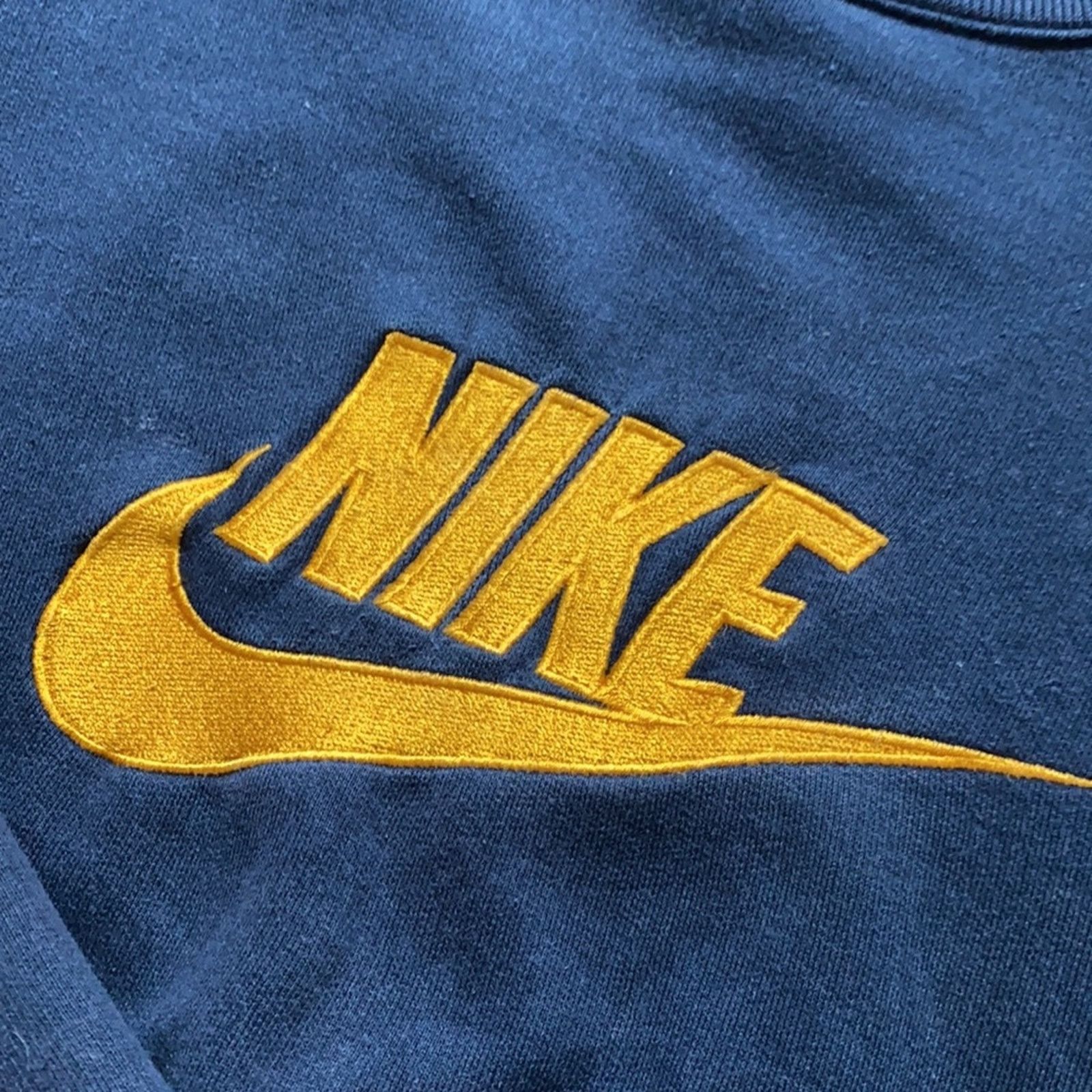 Nike Y2K Nike Spell Out Center Swoosh Crewneck Sweatshirt Size US L / EU 52-54 / 3 - 3 Thumbnail
