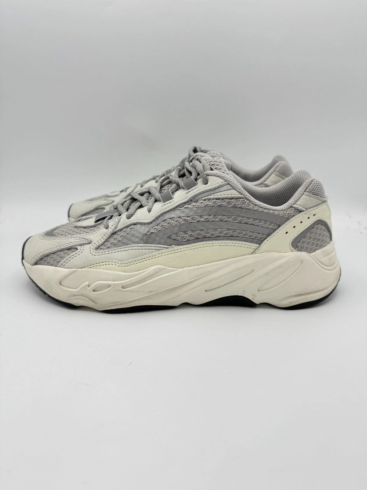 Adidas adidas Yeezy 700 V2 Static Gray Size US 10 / EU 43 - 5 Thumbnail