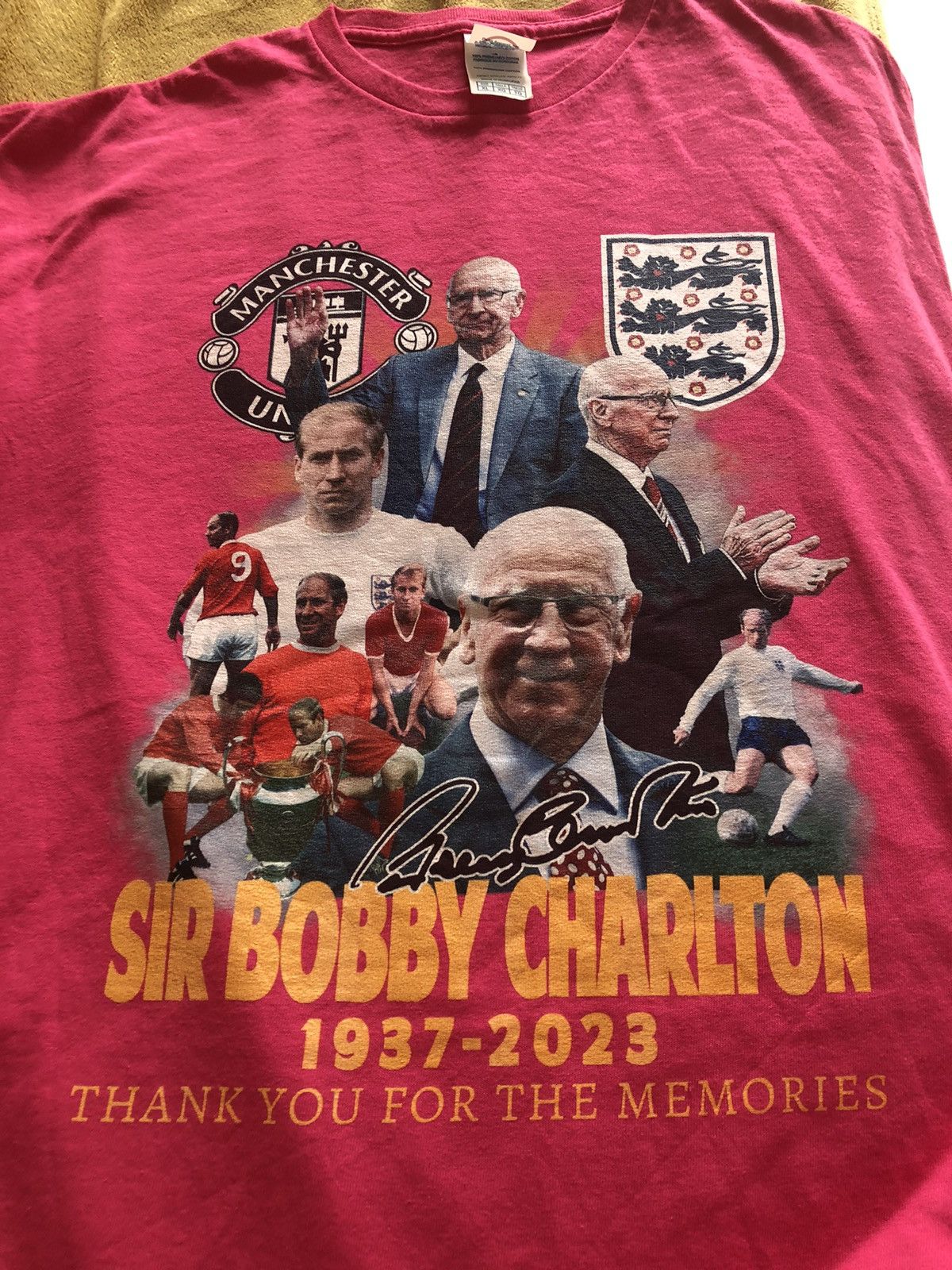 Other VINTAGE SIR BOBBY CHARLTON MANCHESTER UNITED FOOTBALL SHIRT Size US XL / EU 56 / 4 - 2 Thumbnail