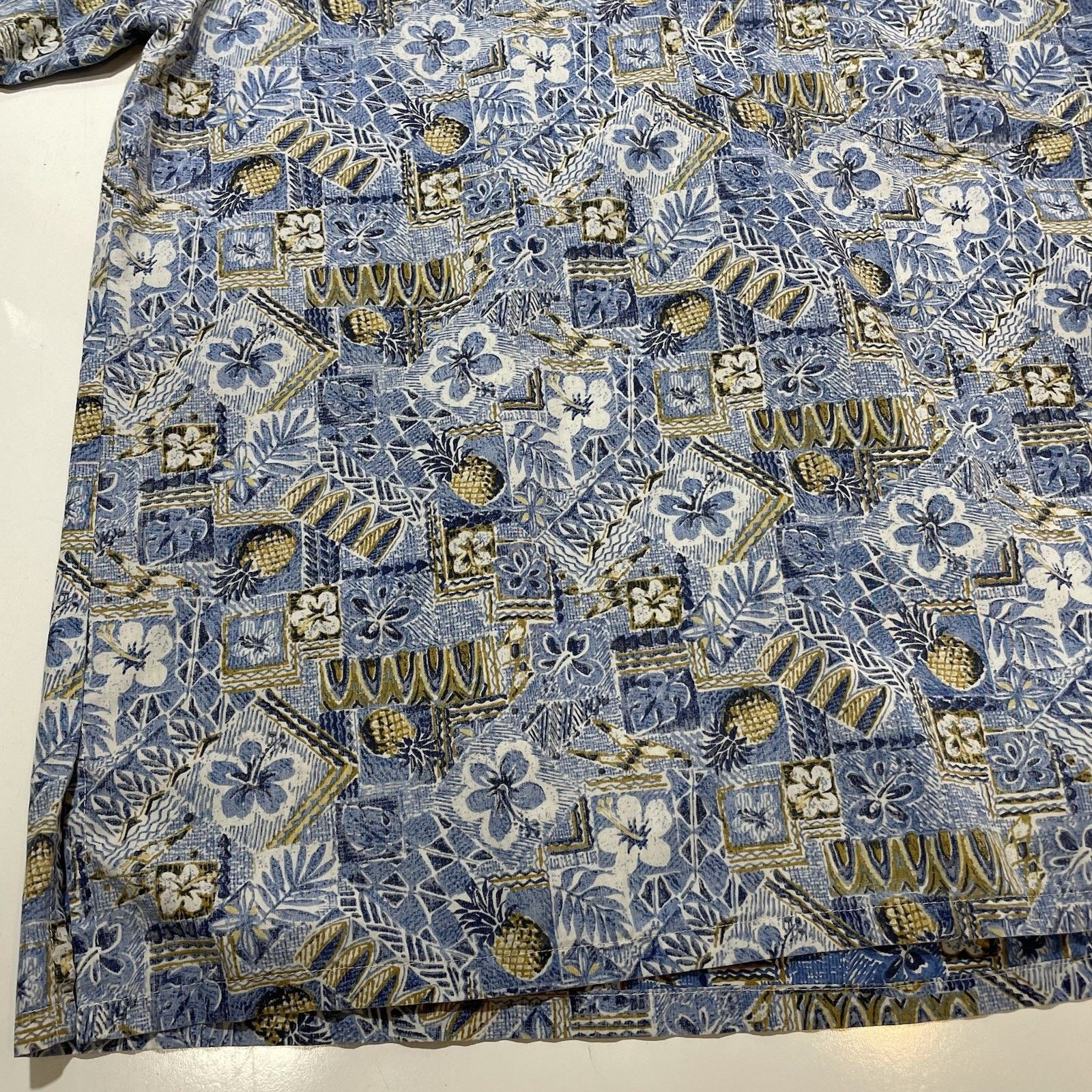 ALOHAS Go Barefoot Hawaiian Shirt Men’s Large Blue Pineapple Size US L / EU 52-54 / 3 - 3 Thumbnail