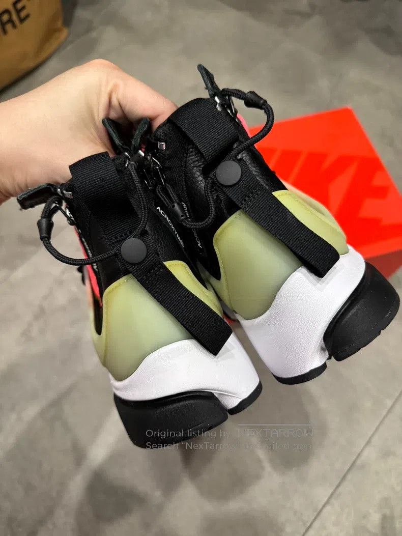 Acronym Acronym size M Pink and green sneakers Size US 9 / EU 42 - 5 Thumbnail