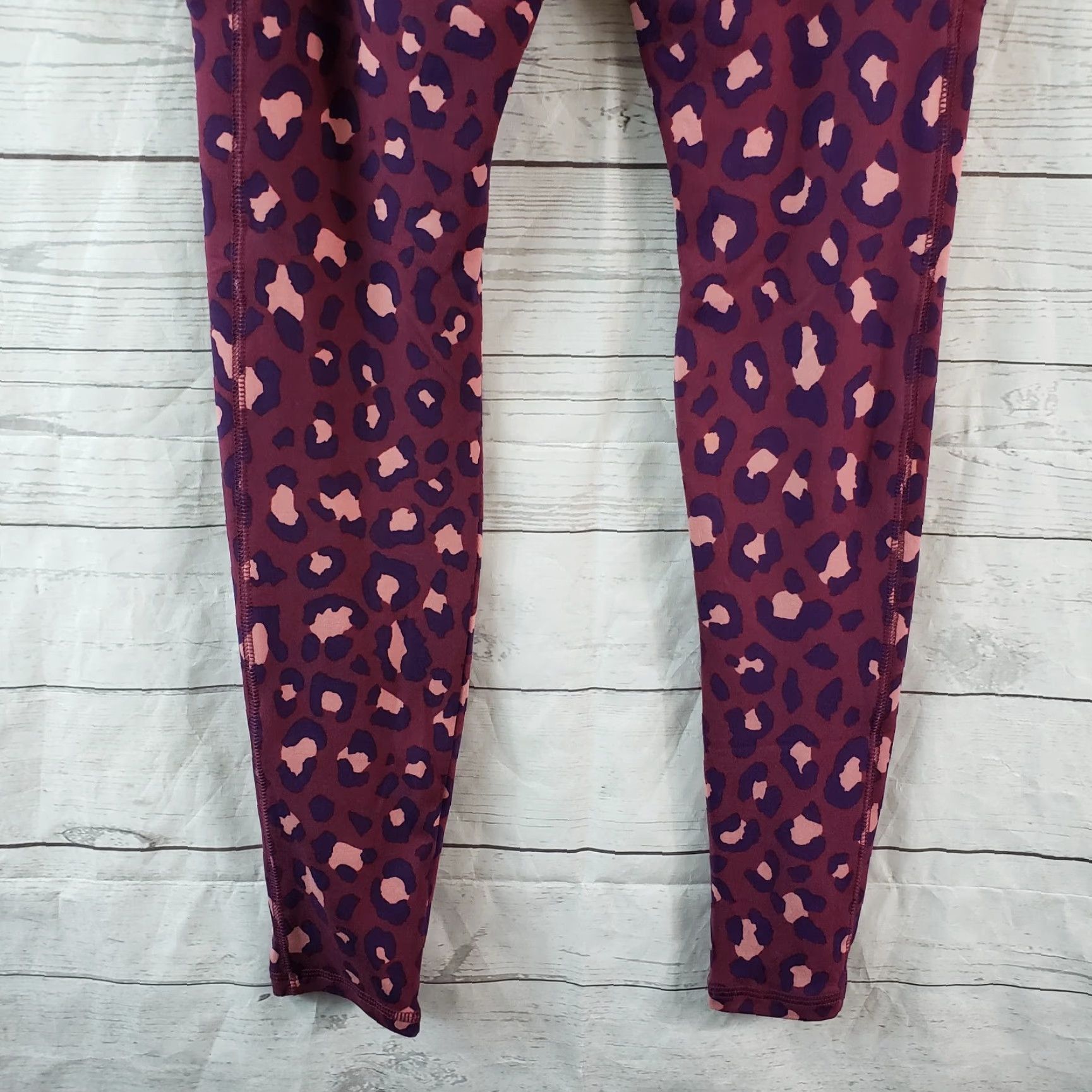 Vintage Wild Fable Womens High Rise Leggings Sz S Purple Pink Animal Print Pockets Size 28" / US 6 / IT 42 - 5 Thumbnail