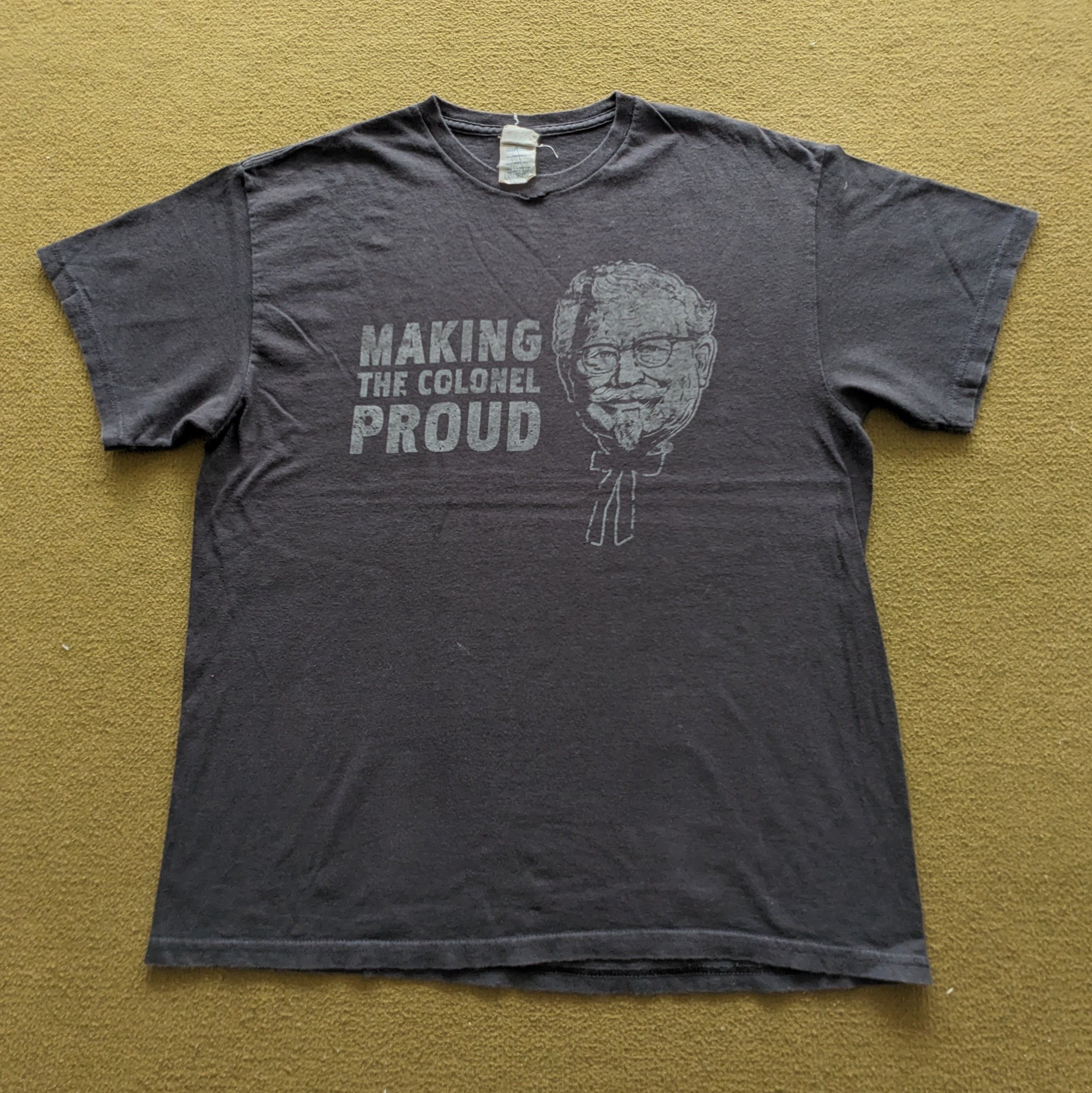Vintage Vintage Making The Colonel Proud KFC Fast Food T-shirt Size US L / EU 52-54 / 3 - 1 Thumbnail