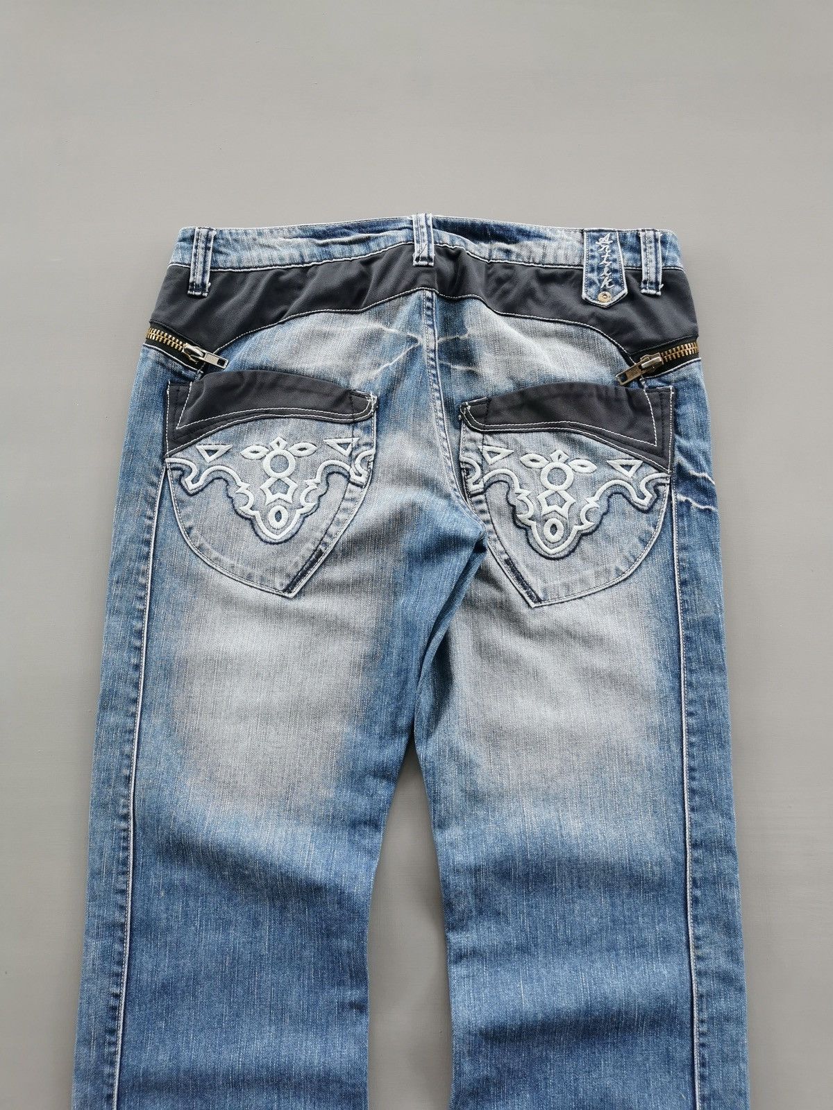 Antik Denim Antik Denim Tribal Floral Zipper Side Jeans Size US 35 - 2 Thumbnail