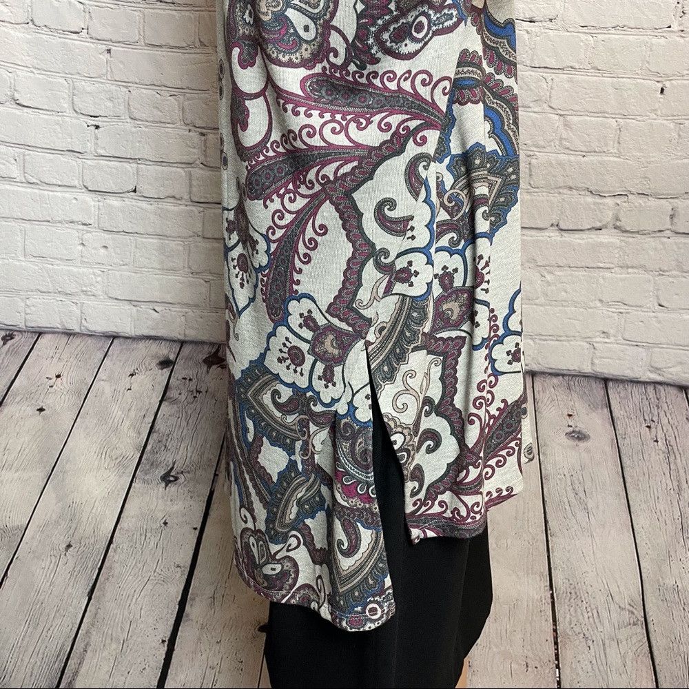 Chicos New Chico's Oversized Paisley V-neck Top Tunic Size XS/S Size S / US 4 / IT 40 - 8 Thumbnail