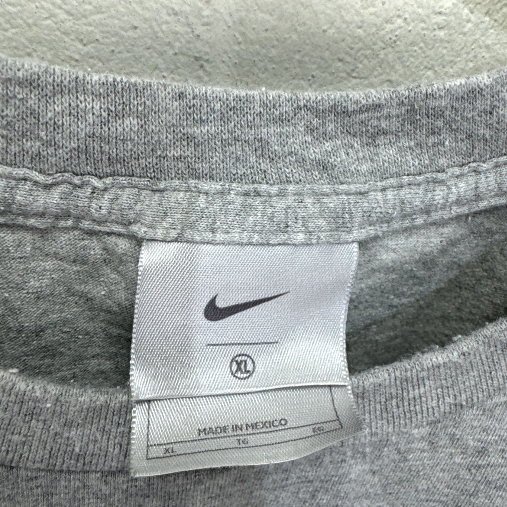 Nike VINTAGE Nike T Shirt Grey XL Short Sleeve Embroidered 90s Sports Mens Size US XL / EU 56 / 4 - 2 Thumbnail