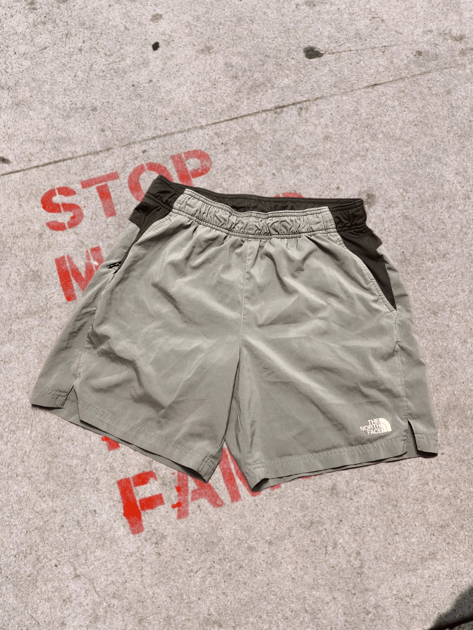 The North Face THE NORTH FACE Men’s Sports Shorts Lightweight Comfort Size US 32 / EU 48 - 1 Thumbnail