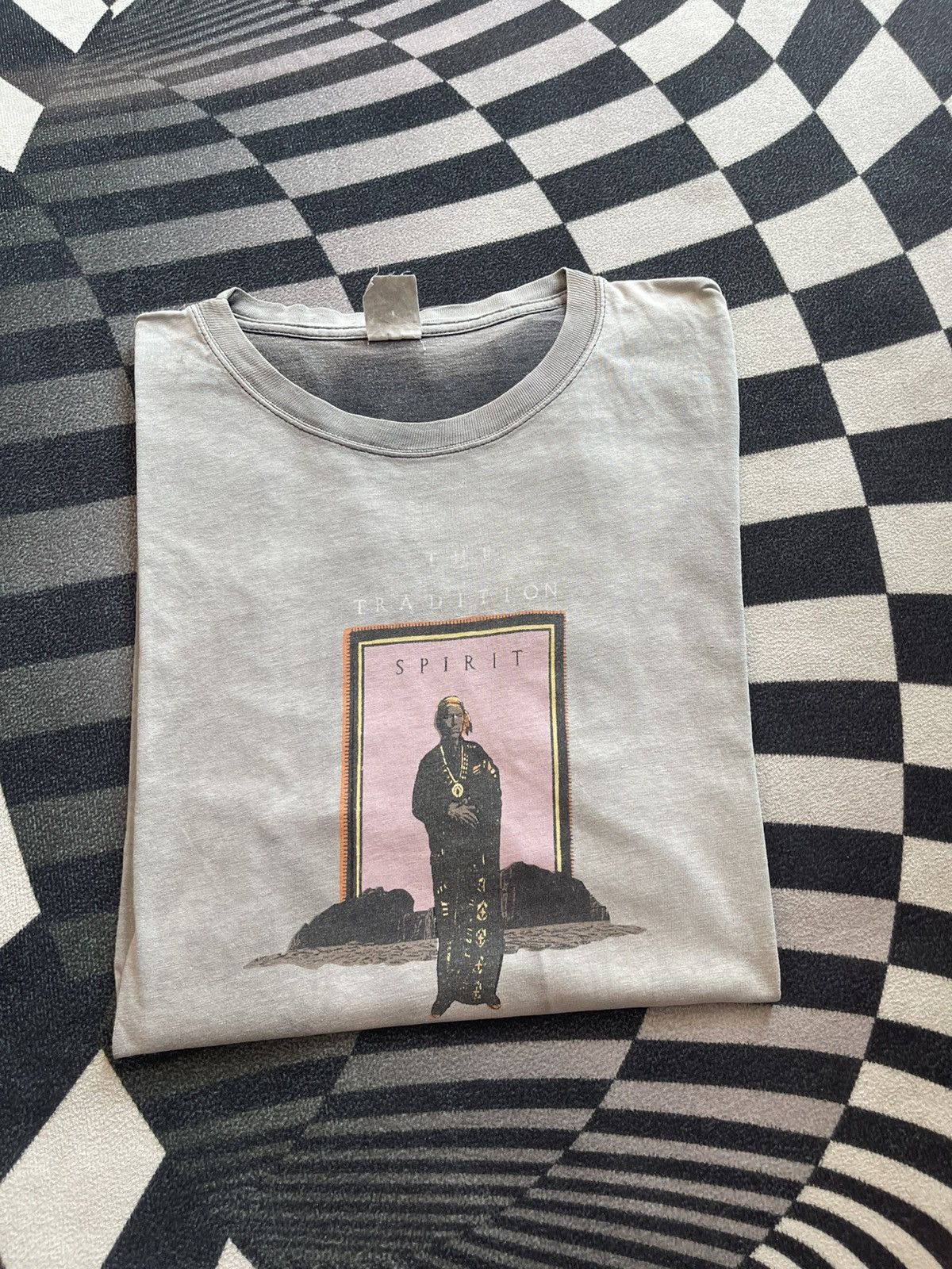Vintage Vintage The Tradition Spirit Native American Sun Faded tee Size US M / EU 48-50 / 2 - 1 Thumbnail