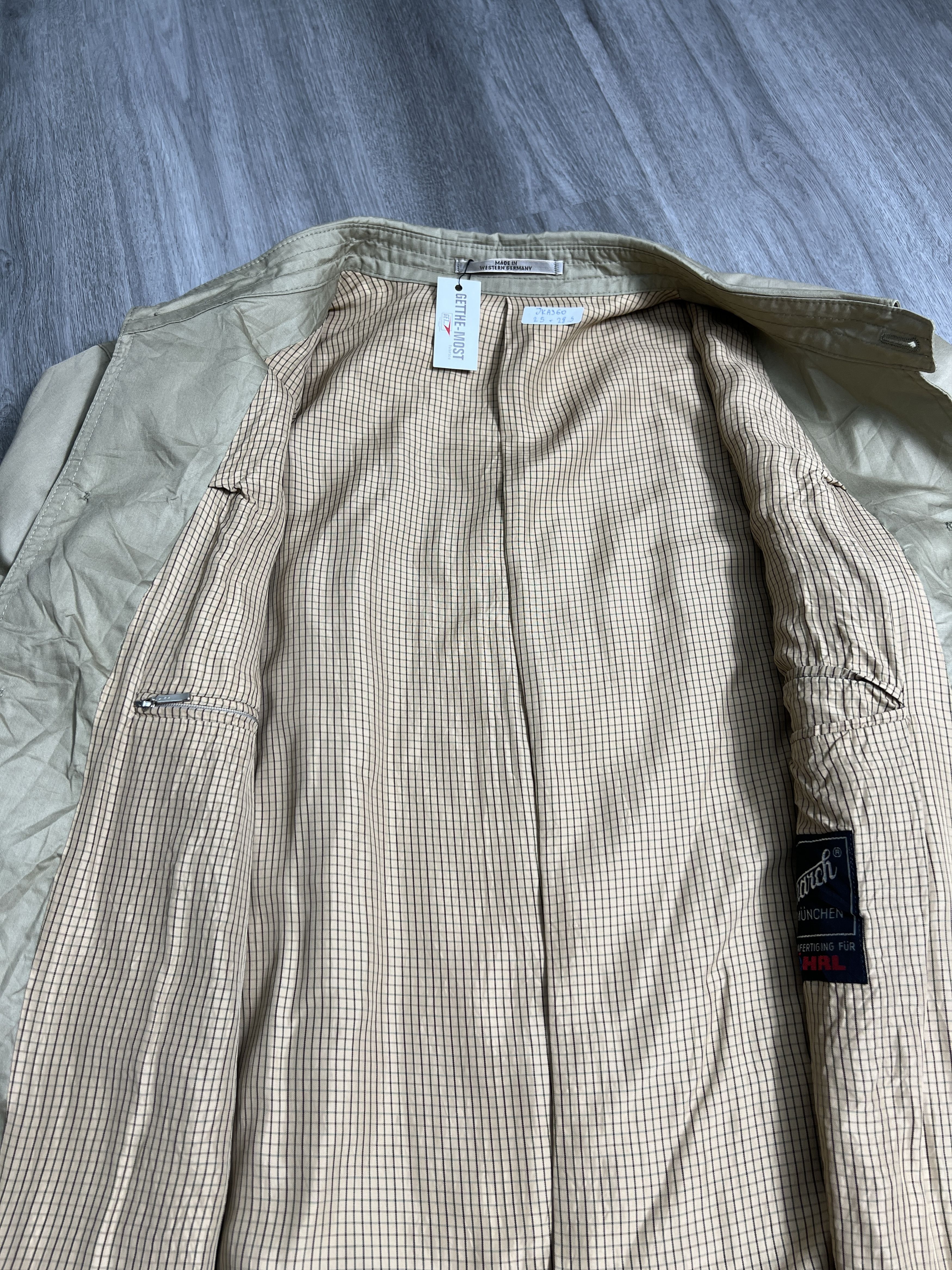 Vintage Vintage 90s Monarch München Windbreaker Jacket JKA360 Size US L / EU 52-54 / 3 - 6 Thumbnail