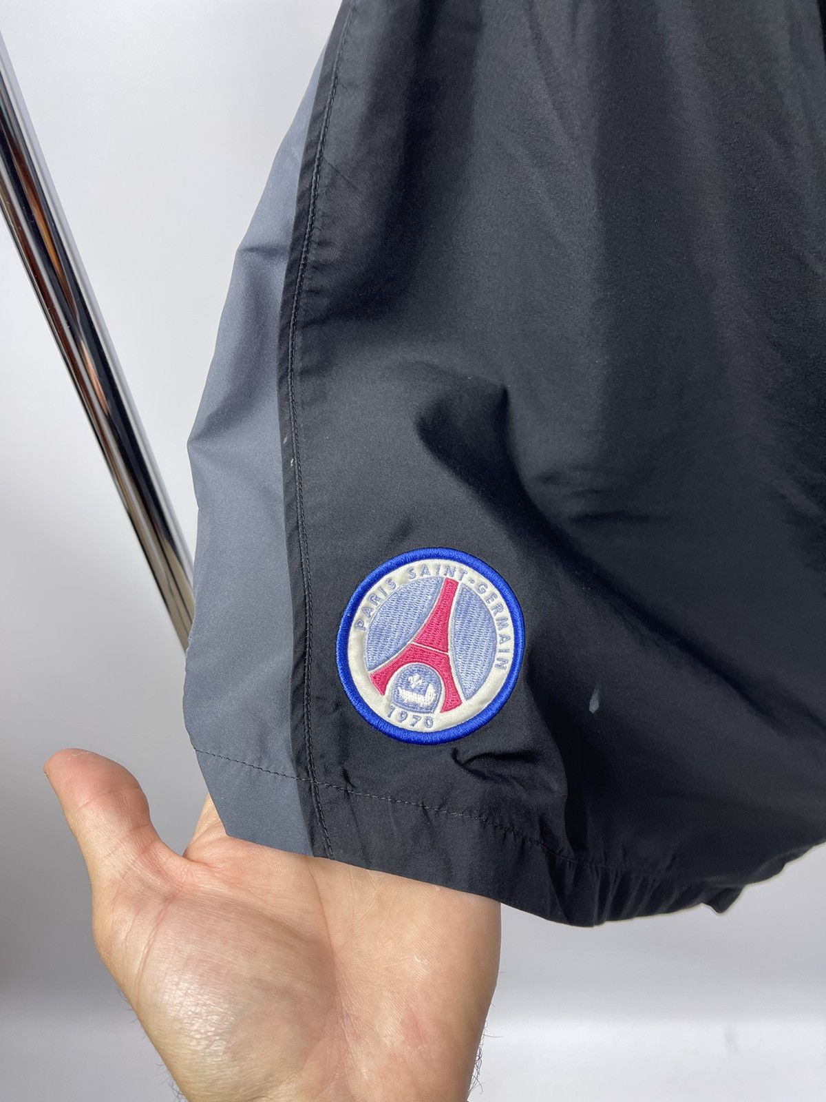 Nike × Vintage Nike Paris Saint - Germain Shorts Size XXL Black 2001-2002 Size US 36 / EU 52 - 2 Thumbnail