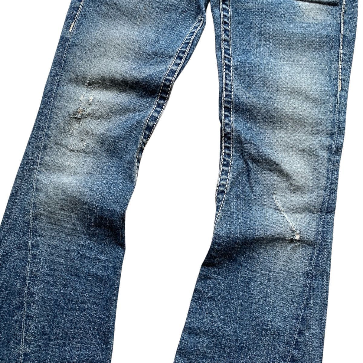 True Religion 2000’s True Religion Joey Distressed Bootcut Flare Pants Size US 28 / EU 44 - 3 Thumbnail