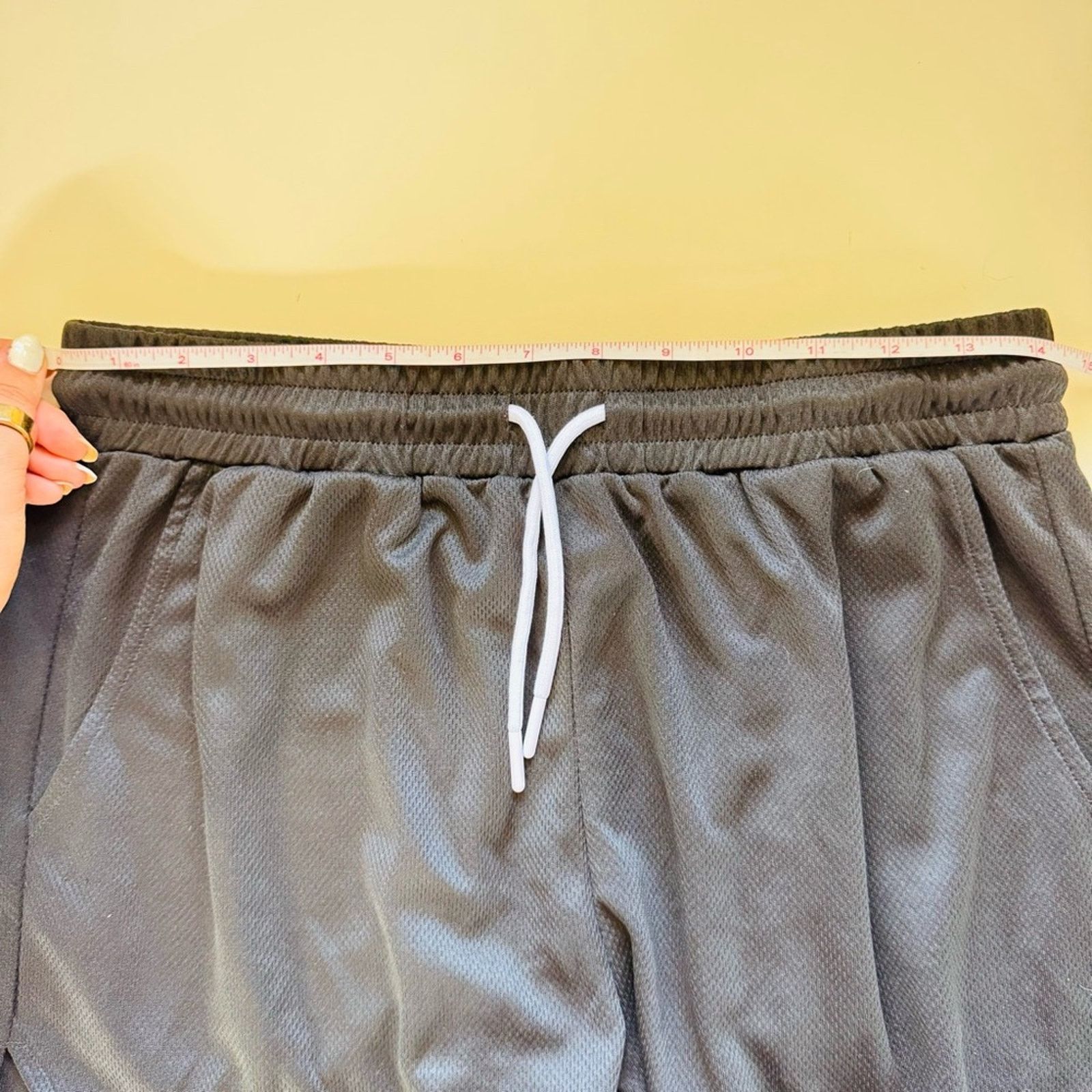 Nordstrom IMPACT Black Drawstring Mesh Workout Gym 3” Short Shorts M Size US 32 / EU 48 - 5 Thumbnail