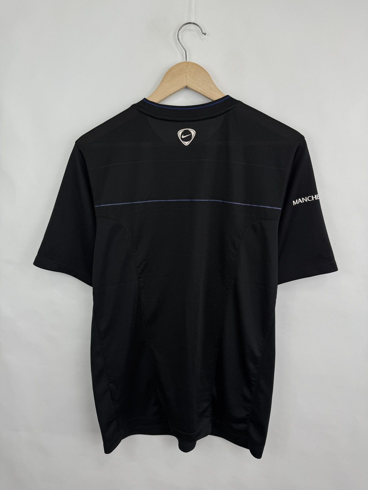 Nike 🏴󠁧󠁢󠁥󠁮󠁧󠁿Y2K Manchester United Nike 2008 Soccer Jersey Tee Blokecore Size US M / EU 48-50 / 2 - 10 Thumbnail