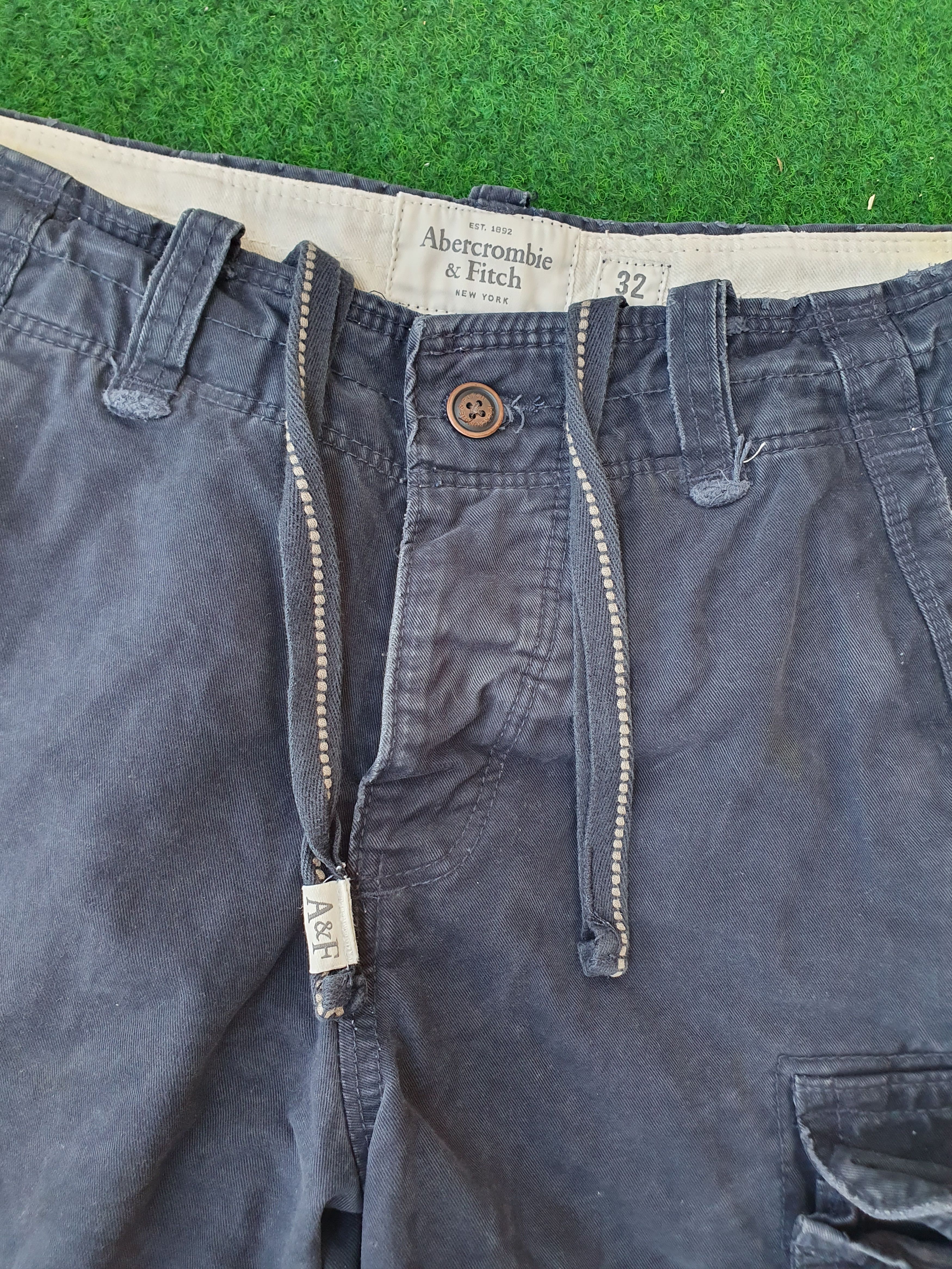 Abercrombie & Fitch Abercrombie & Fitch Heavy Cargo Shorts Size 33 Size US 33 - 7 Thumbnail