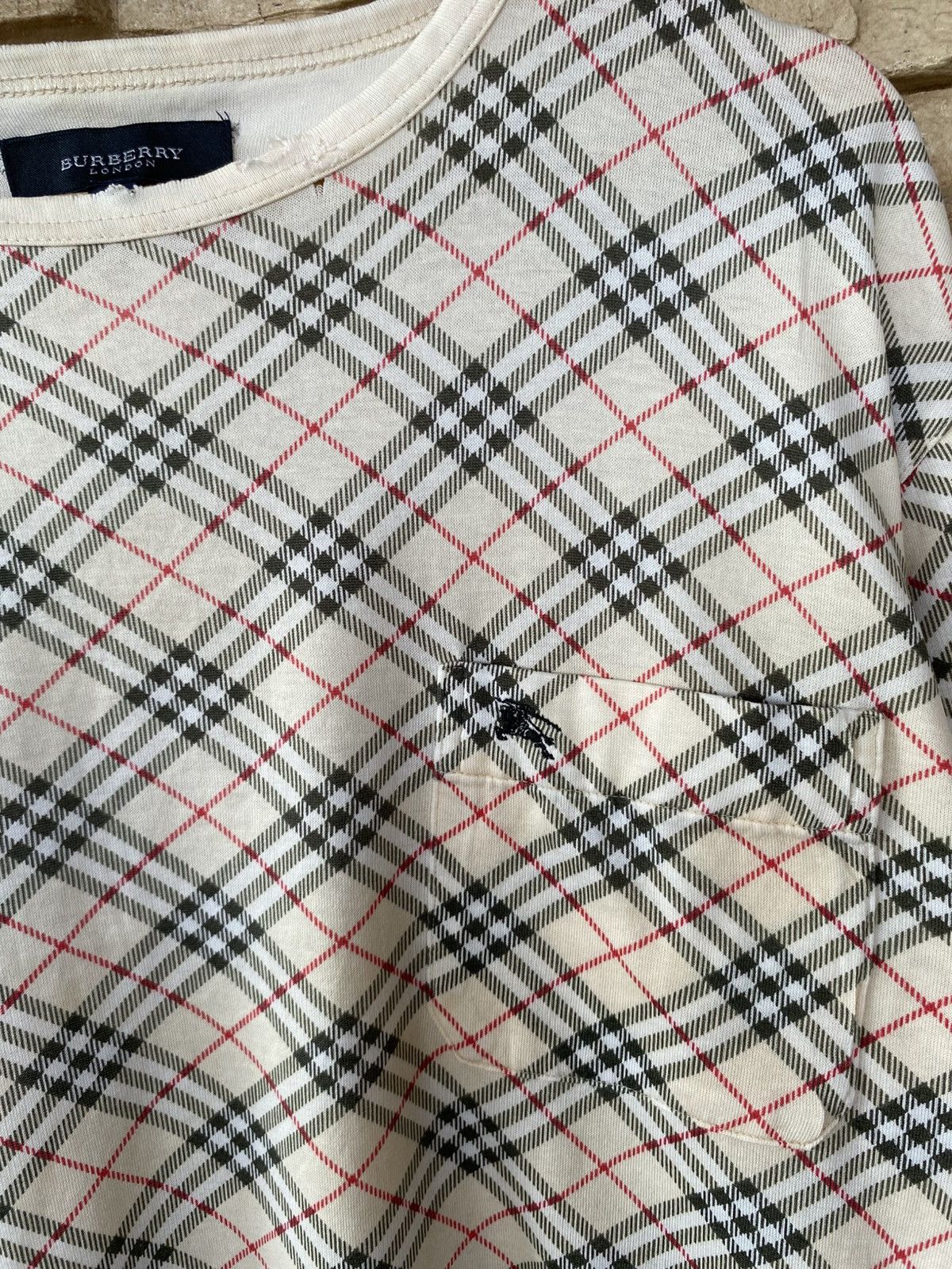 Burberry Vintage Burberry London Checkered Nova Check Classic Monogram Pocket Long Sleeve Tees Size US L / EU 52-54 / 3 - 3 Thumbnail