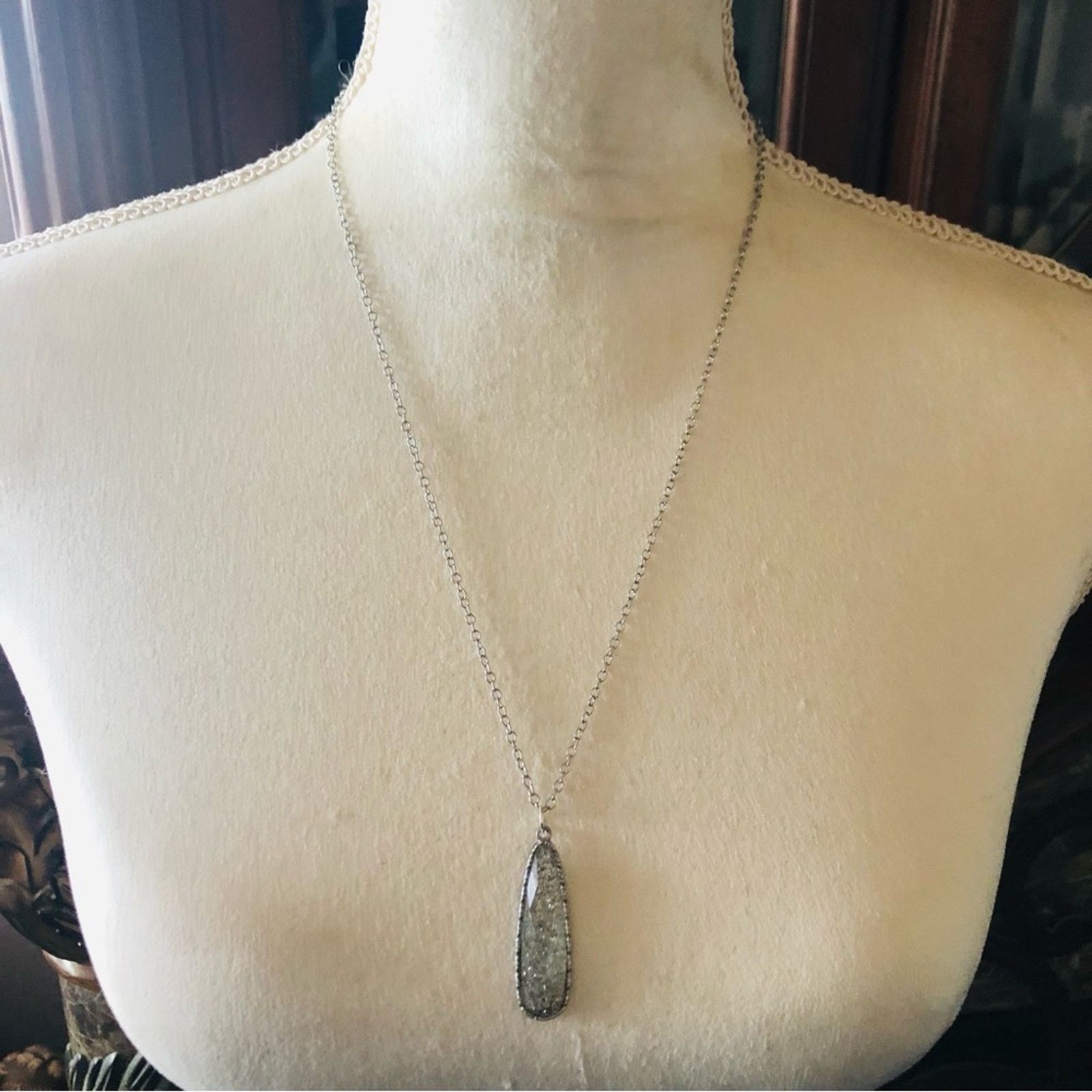 Jewelry Elegant long raindrop silver sparkle faceted gem on chain Size ONE SIZE - 2 Thumbnail
