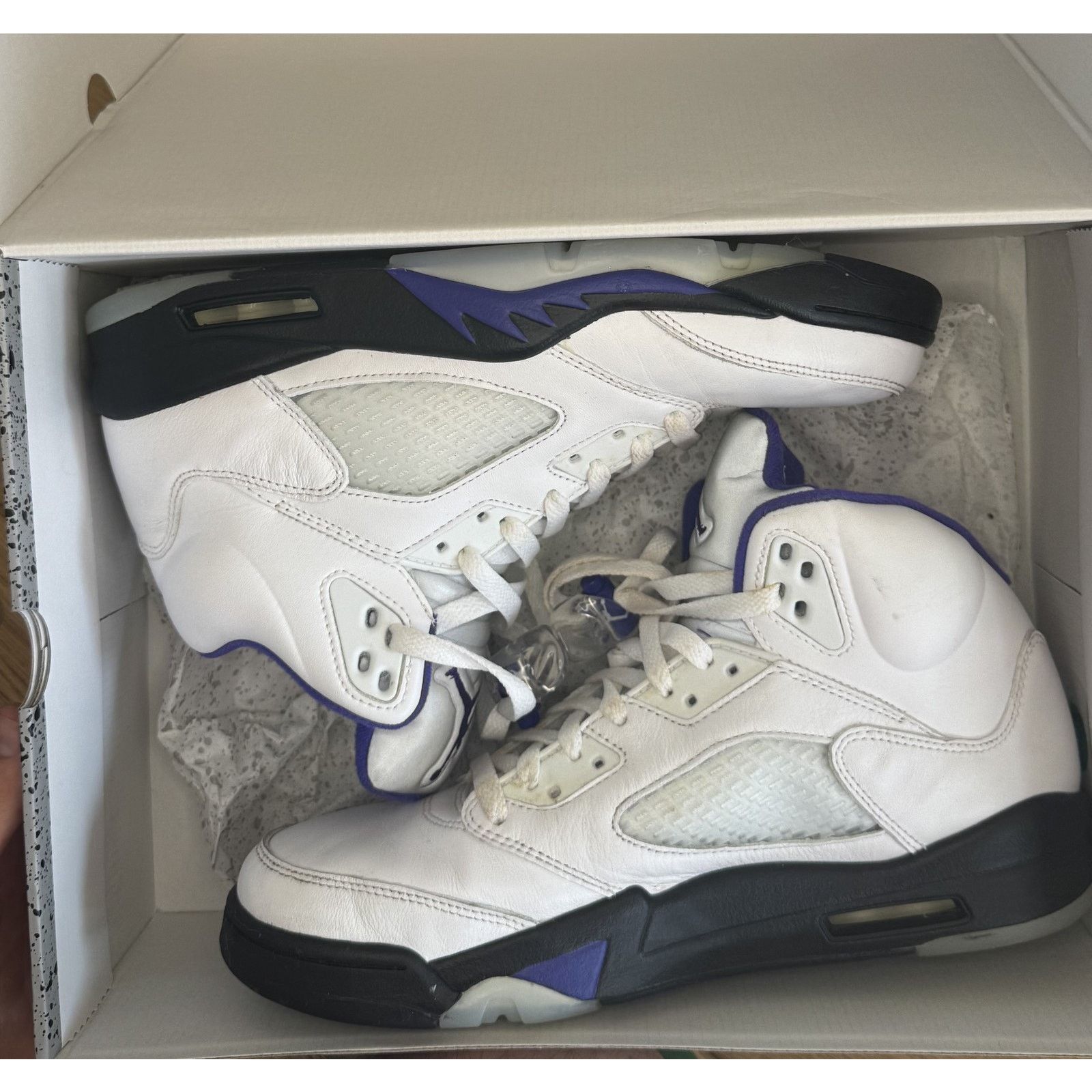 Jordan Brand Air Jordan 5 Retro Shoes White Dark Concord Black W OG Box Size US 10 / EU 43 - 9 Thumbnail