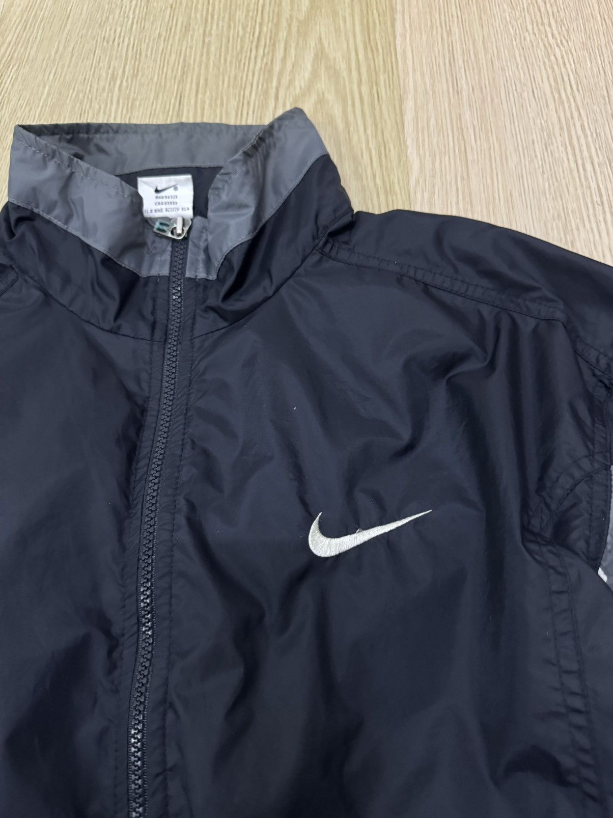 Vintage 90’s Nike swoosh spellout windbreaker