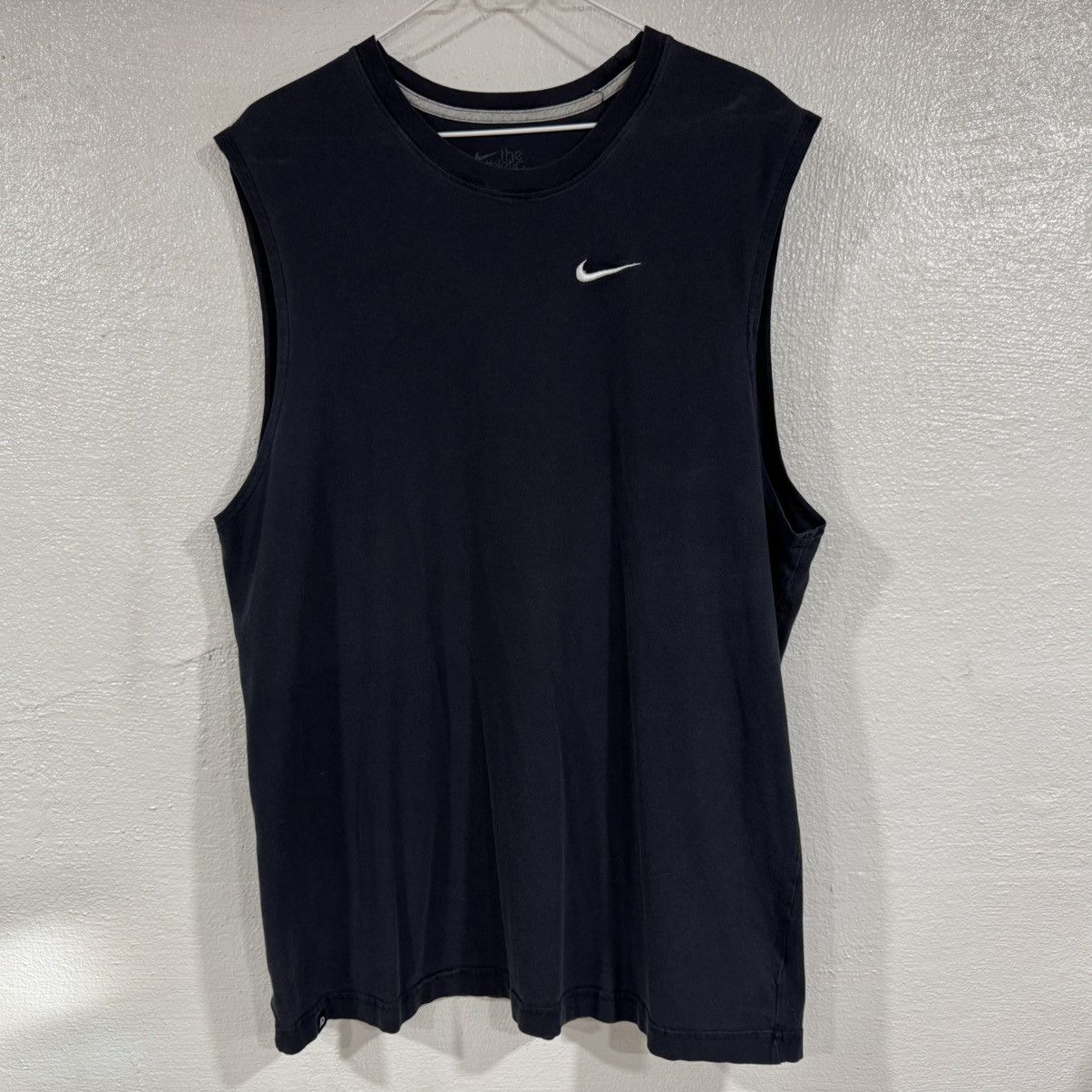 Nike Nike Sleeveless Shirt Embroidered Check Swoosh XL Black Nike Size US XL / EU 56 / 4 - 1 Thumbnail
