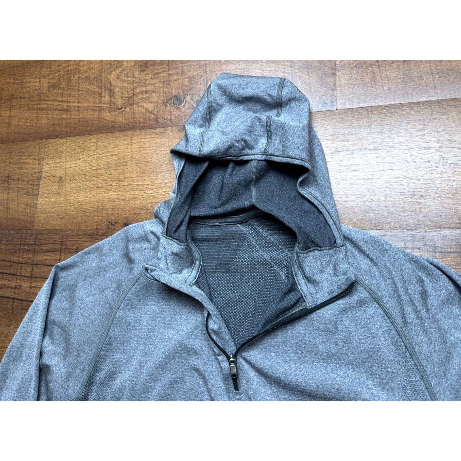 Lululemon Lululemon 1/4 Zip Mens Medium Gray Performance Vented Lightweight Gym Running Shirt Size US M / EU 48-50 / 2 - 5 Thumbnail