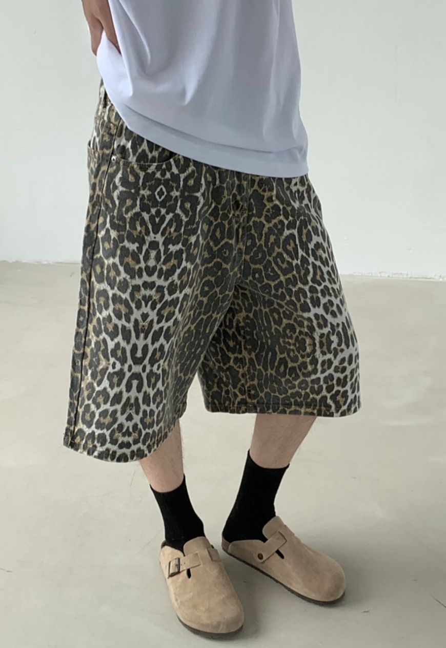 Other Men’s Camouflage leopard print denim shorts Size US 30 / EU 46 - 4 Thumbnail