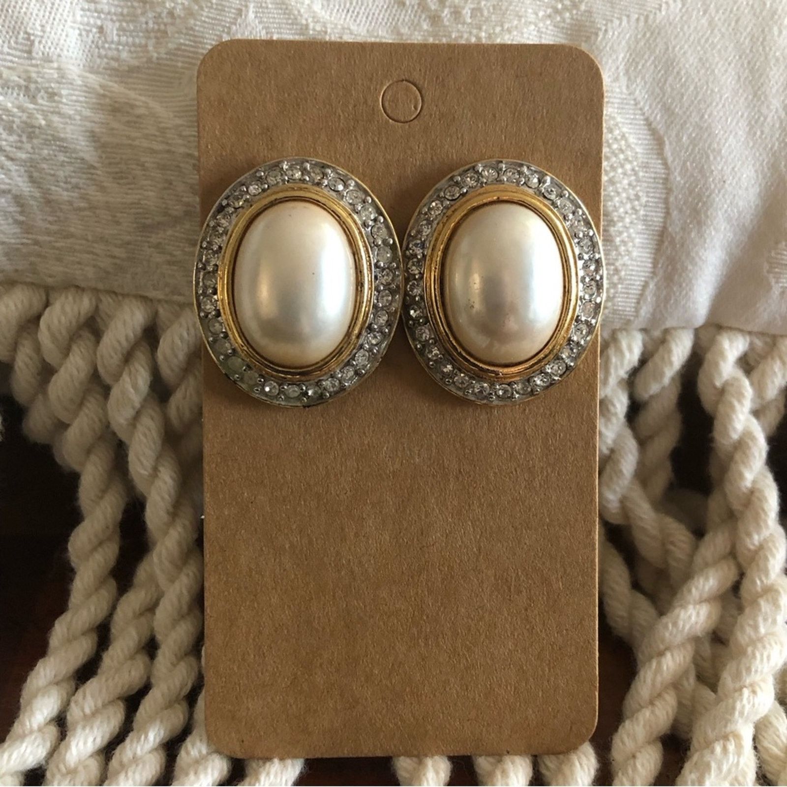 Vintage Vintage oval cream pearl halo pierced earrings Size ONE SIZE - 1 Thumbnail